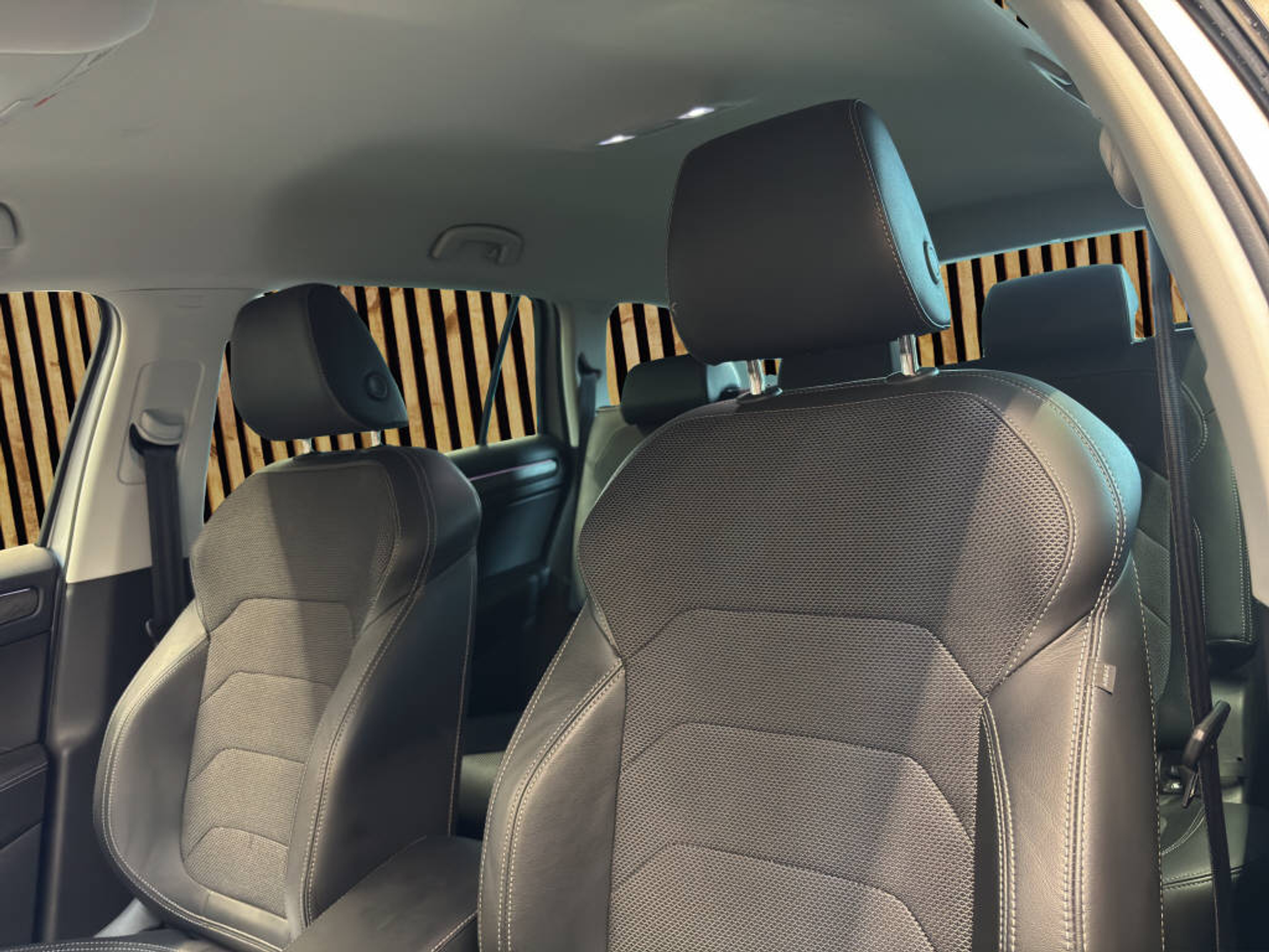 listing desktop thumbnail image 16