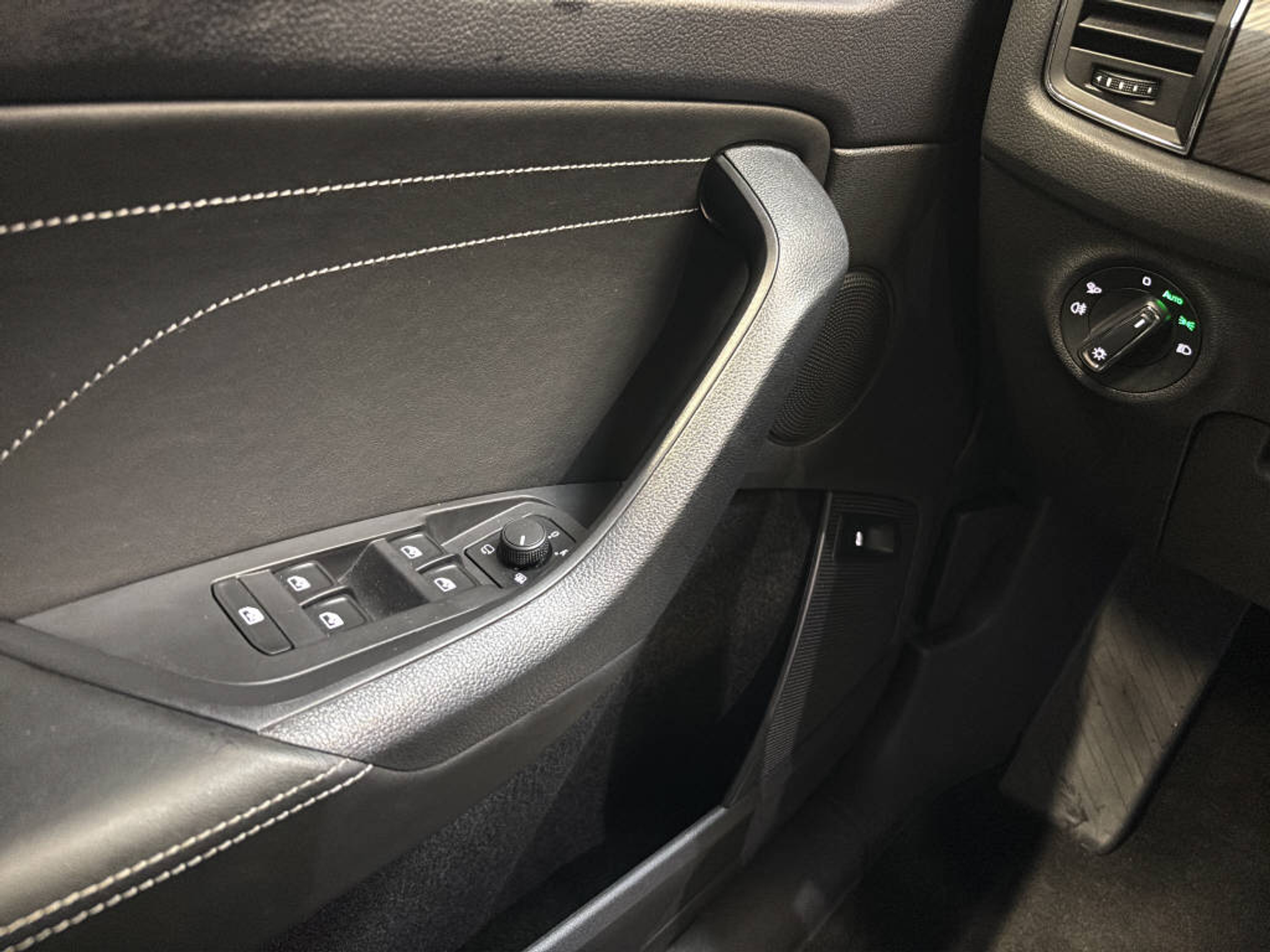 listing desktop thumbnail image 13