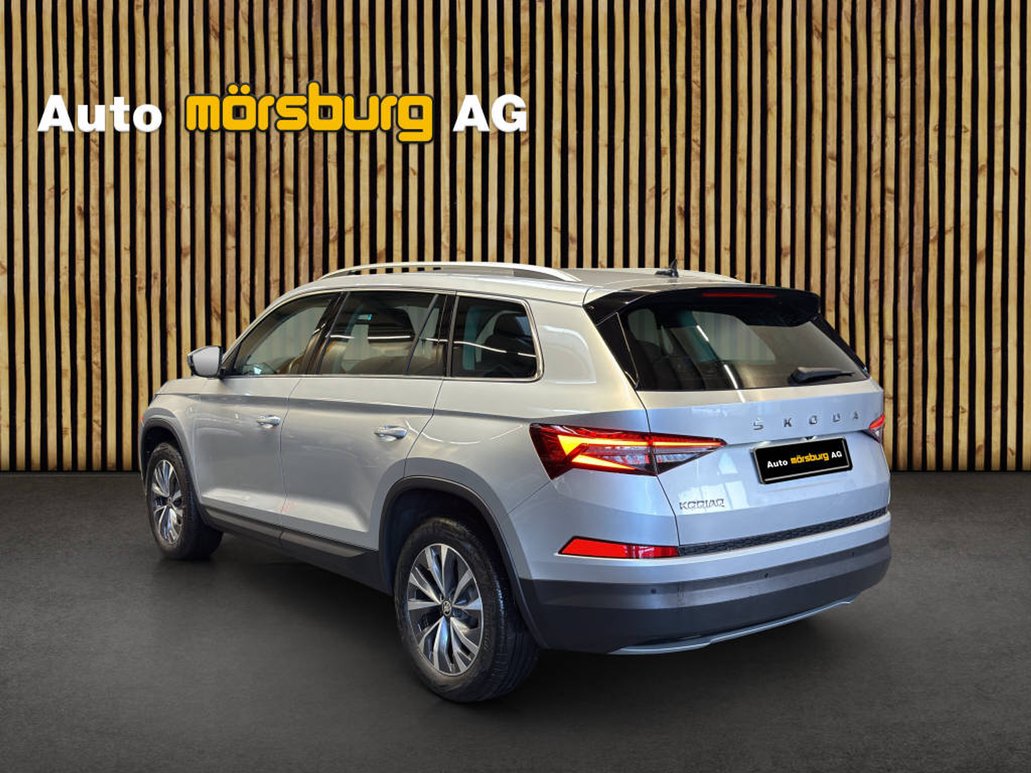 listing desktop thumbnail image 3