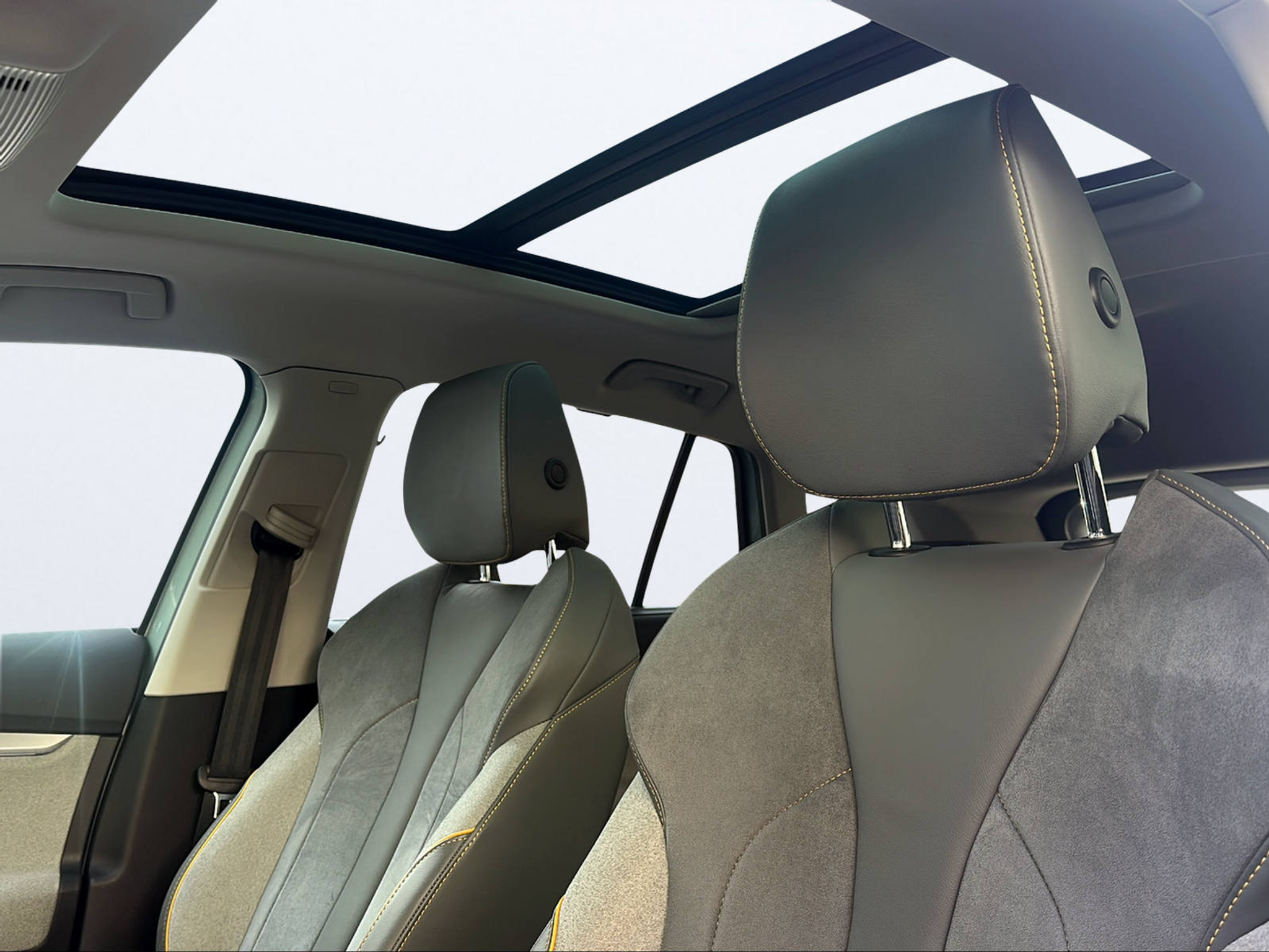 listing desktop thumbnail image 15