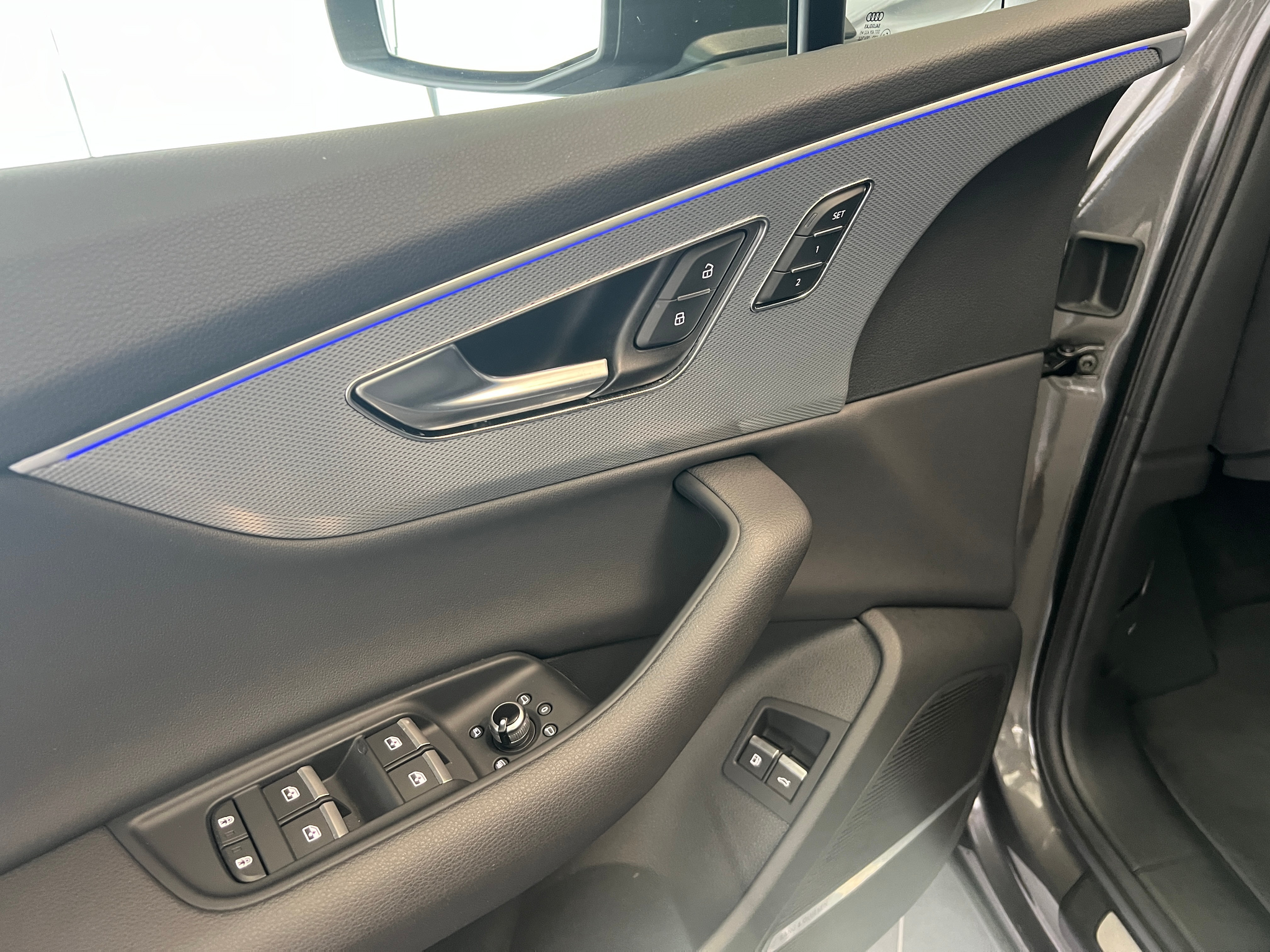 listing desktop thumbnail image 12