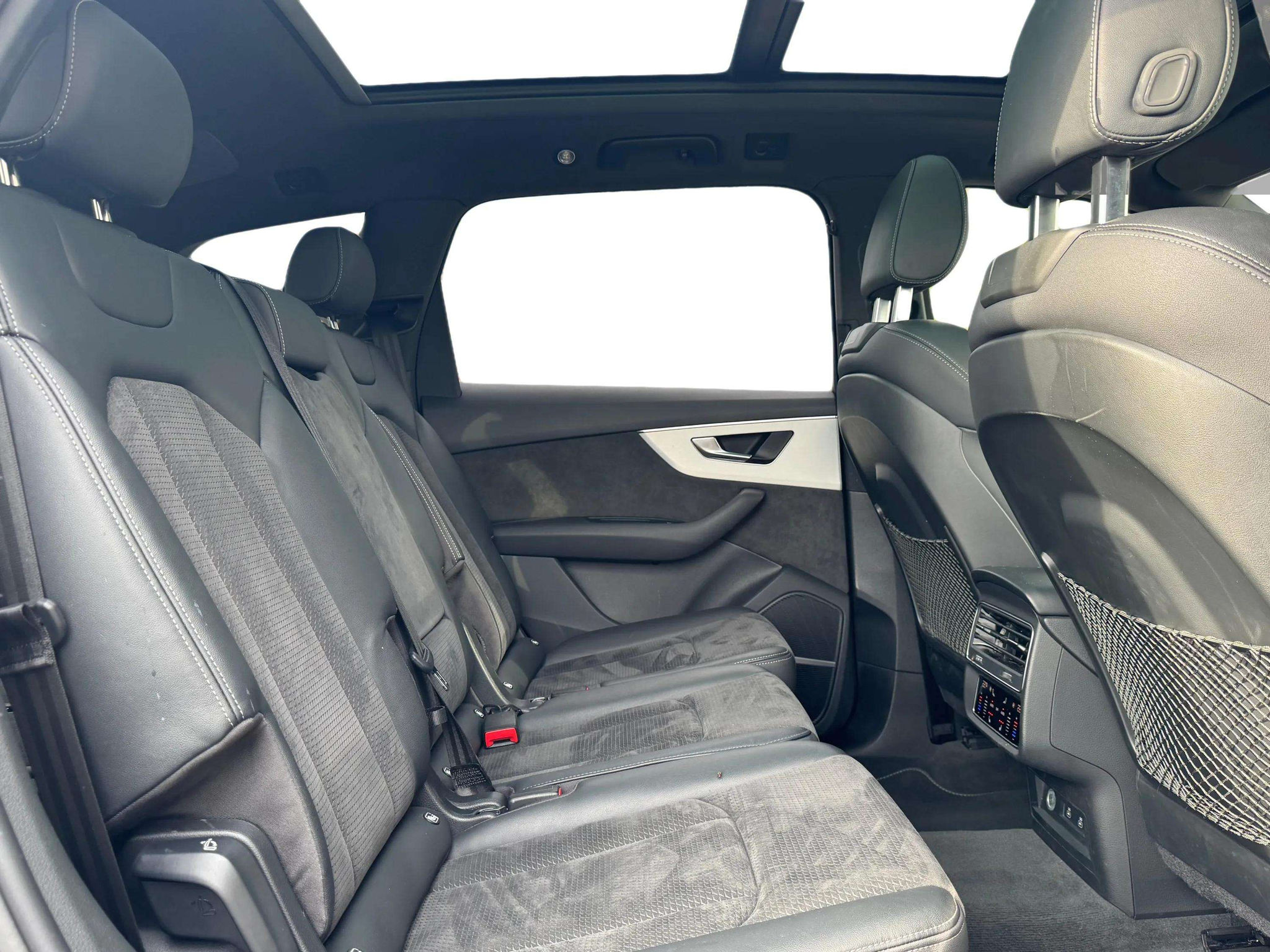 listing desktop thumbnail image 18