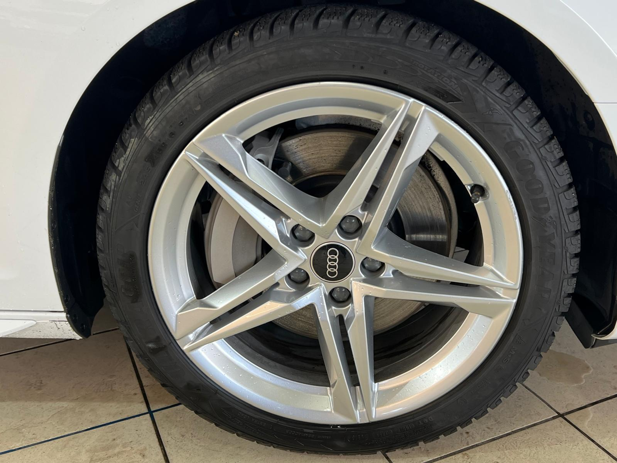 listing desktop thumbnail image 4