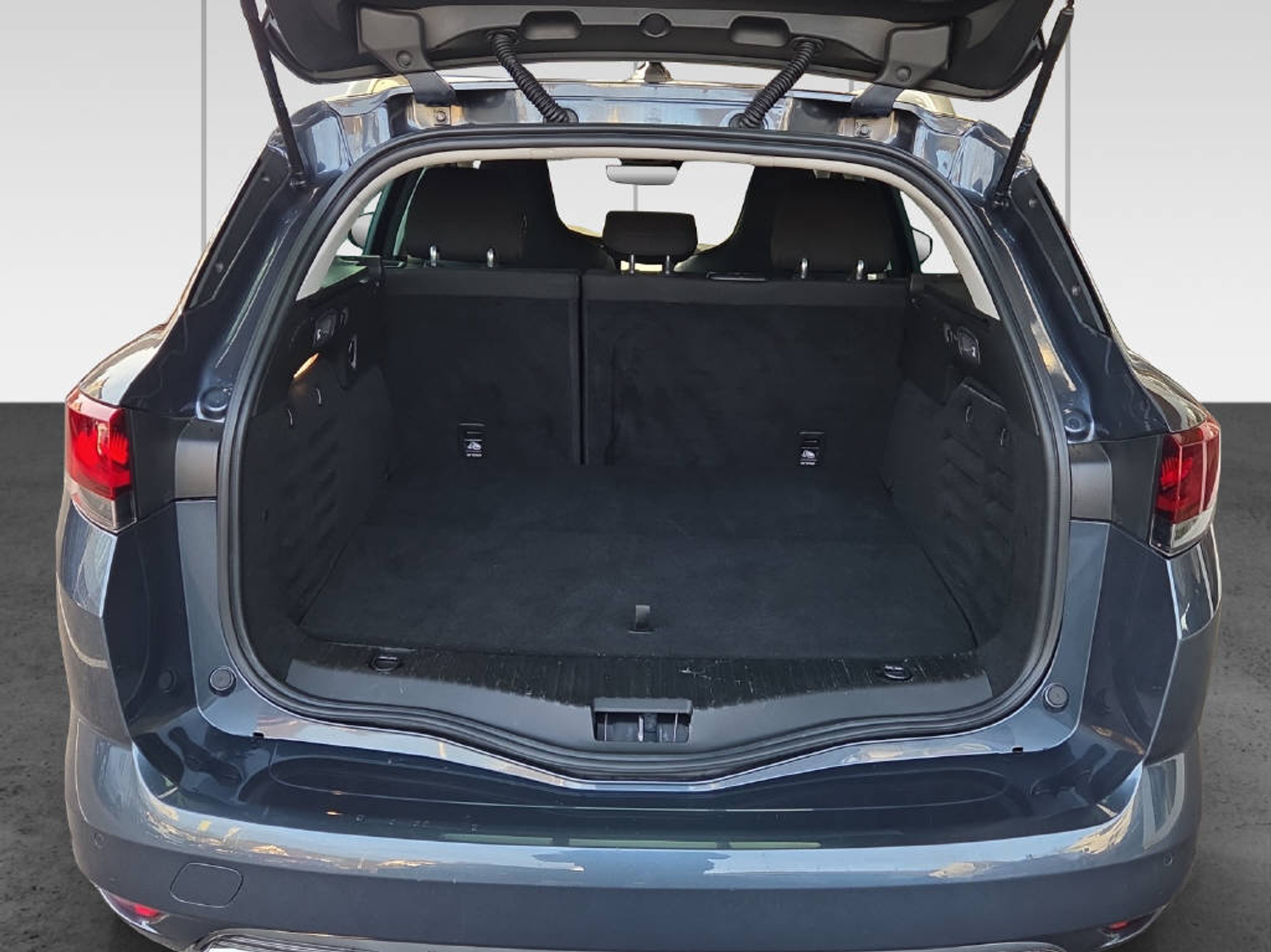 listing desktop thumbnail image 10