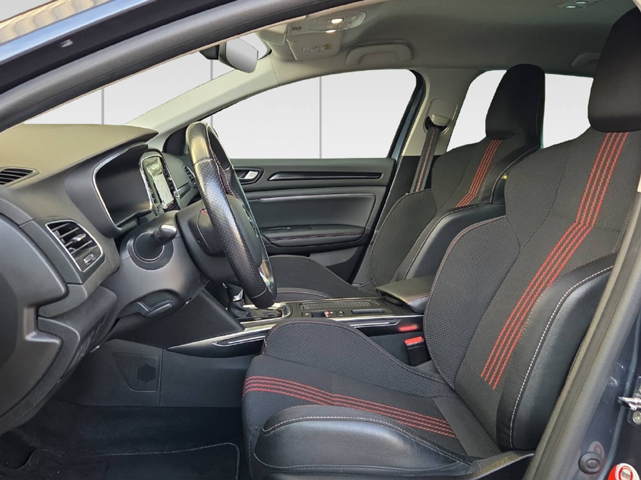 listing desktop thumbnail image 3