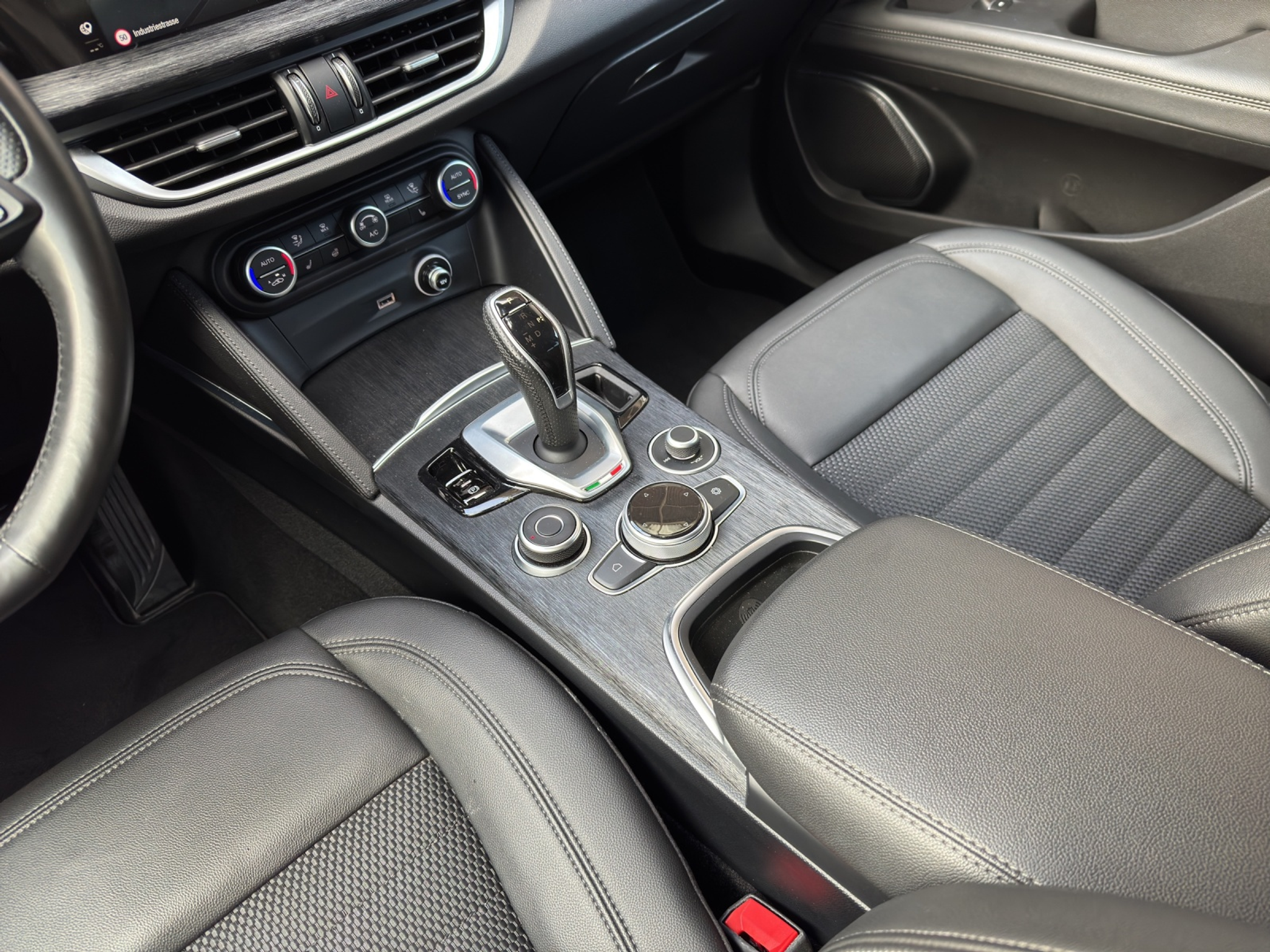 listing desktop thumbnail image 9