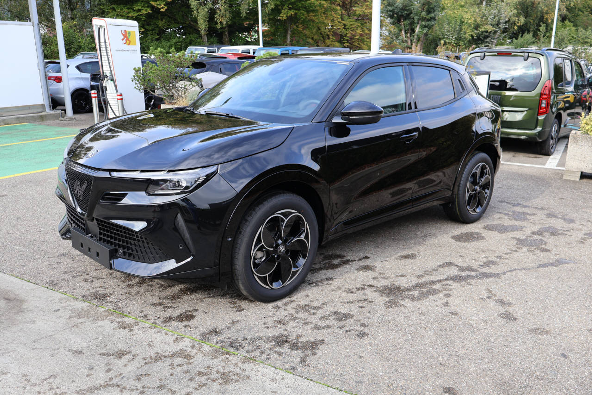 listing desktop thumbnail image 7