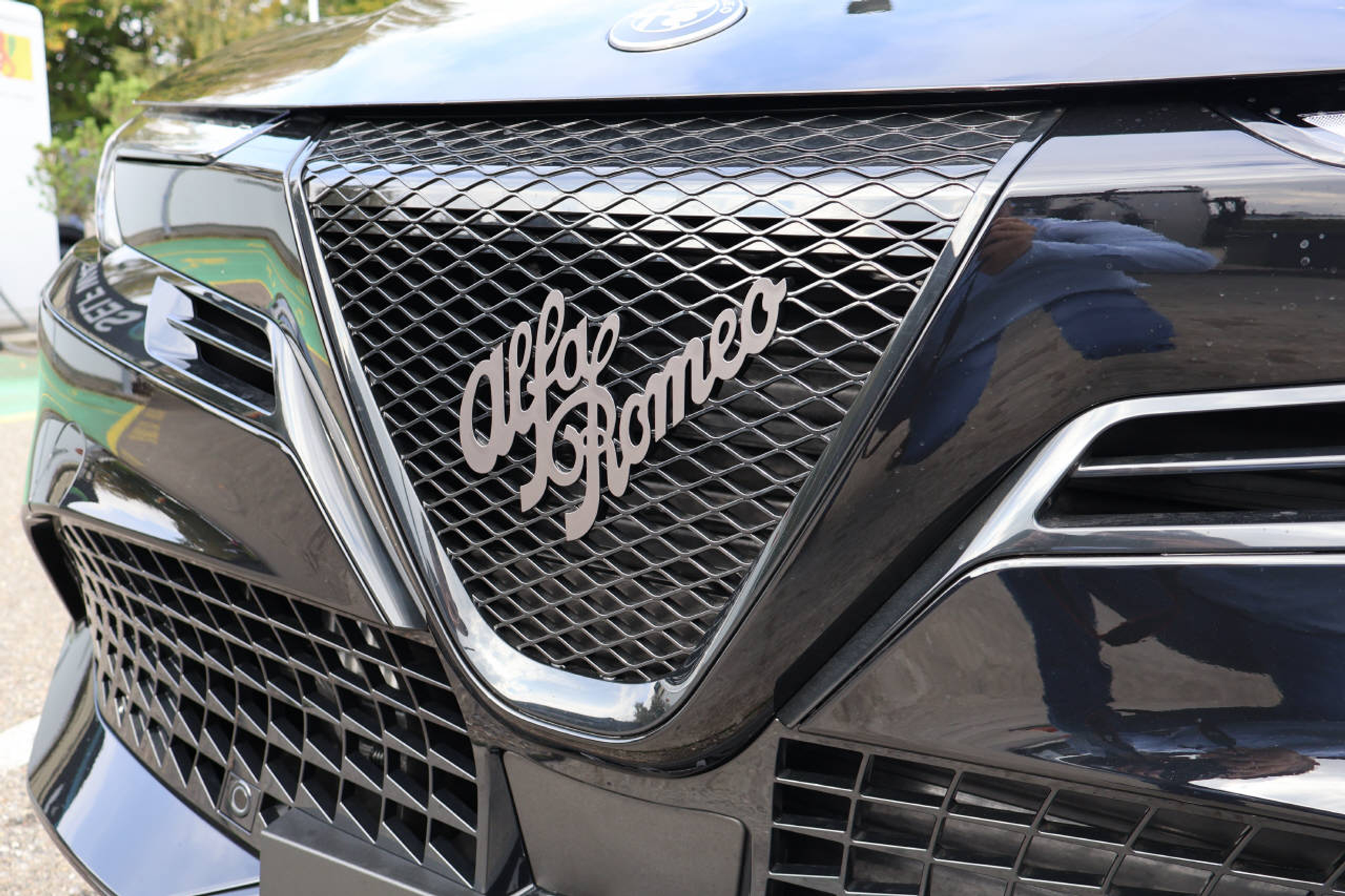 listing desktop thumbnail image 9