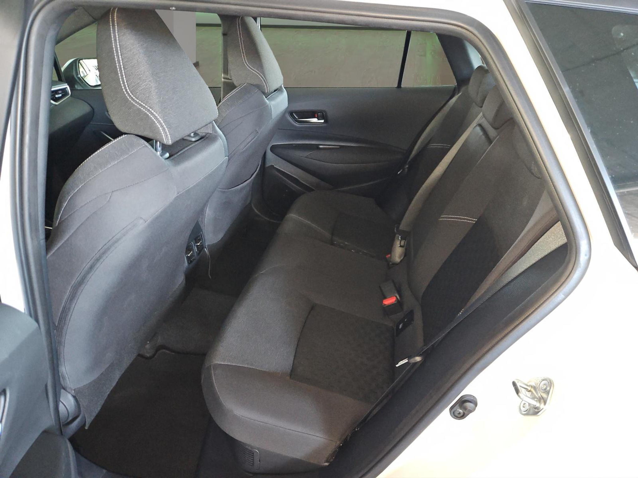 listing desktop thumbnail image 9