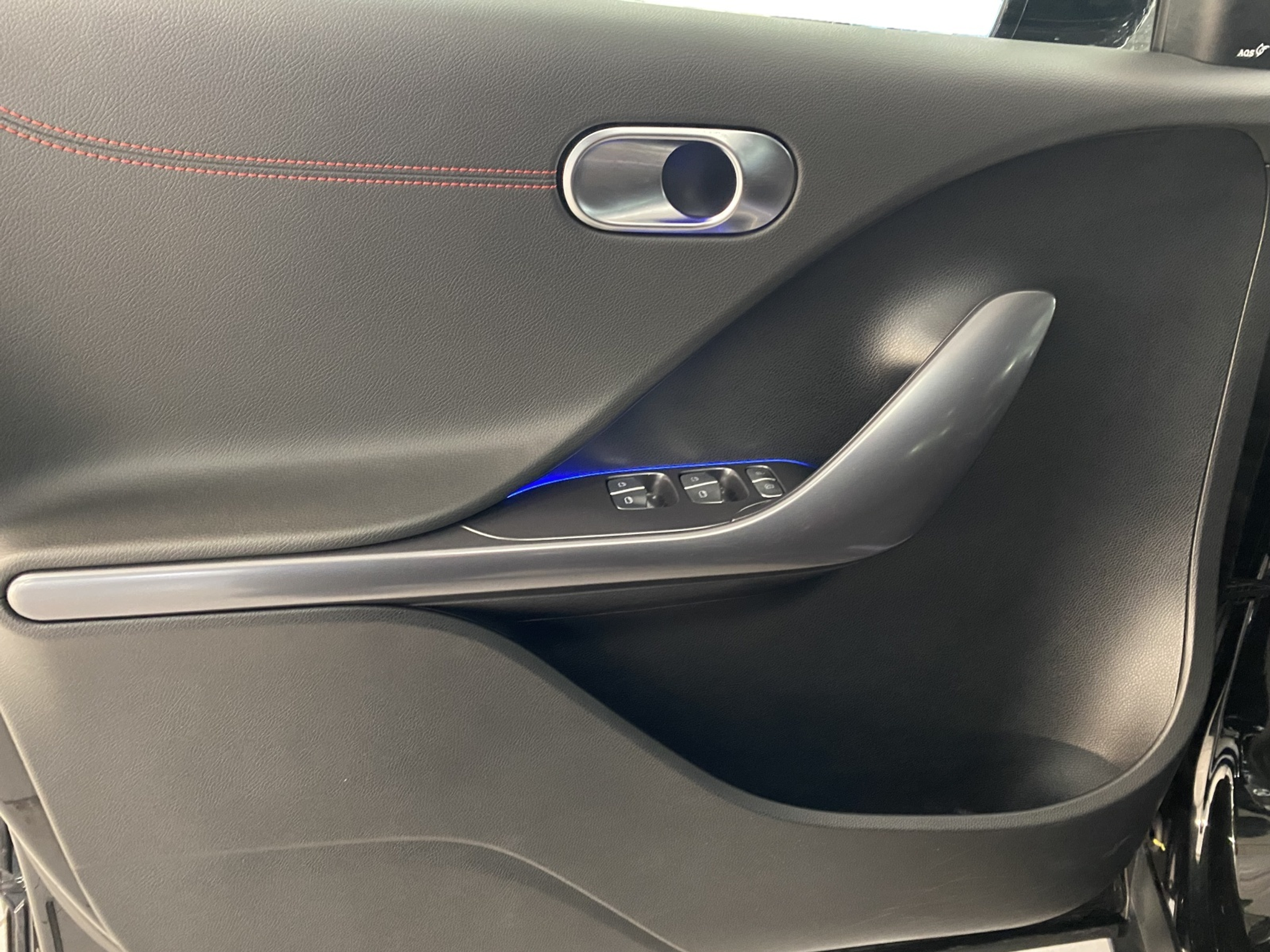 listing desktop thumbnail image 9