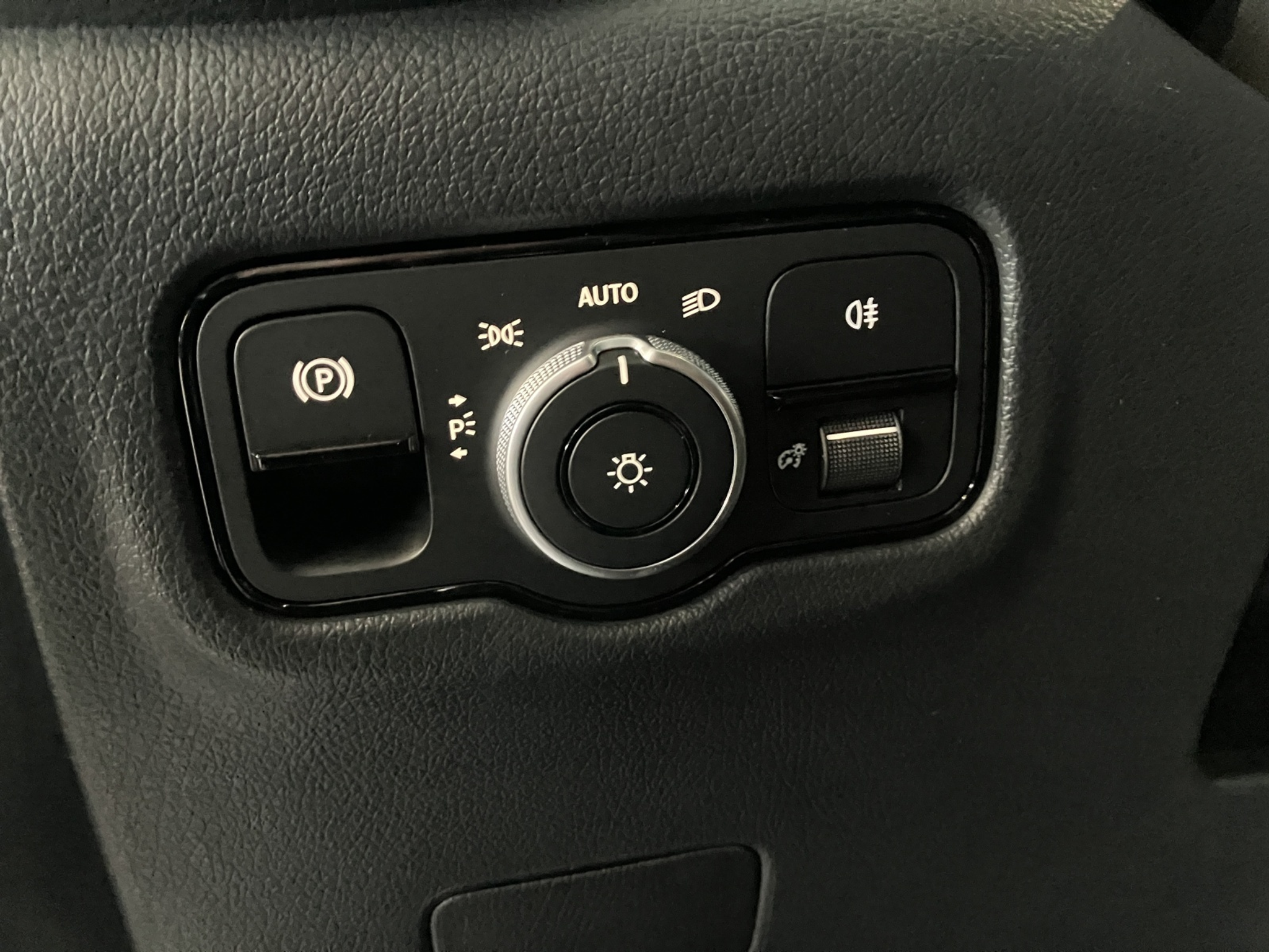 listing desktop thumbnail image 9