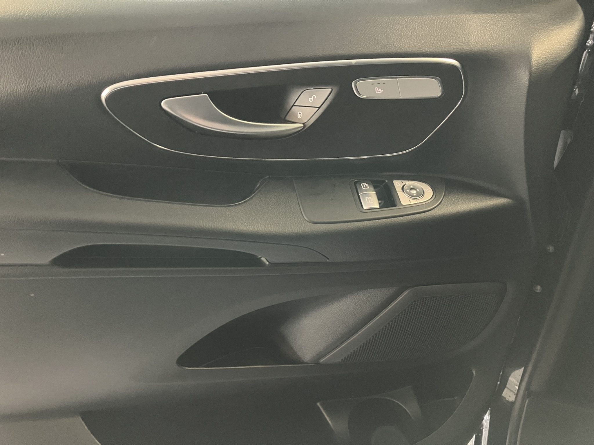 listing desktop thumbnail image 10