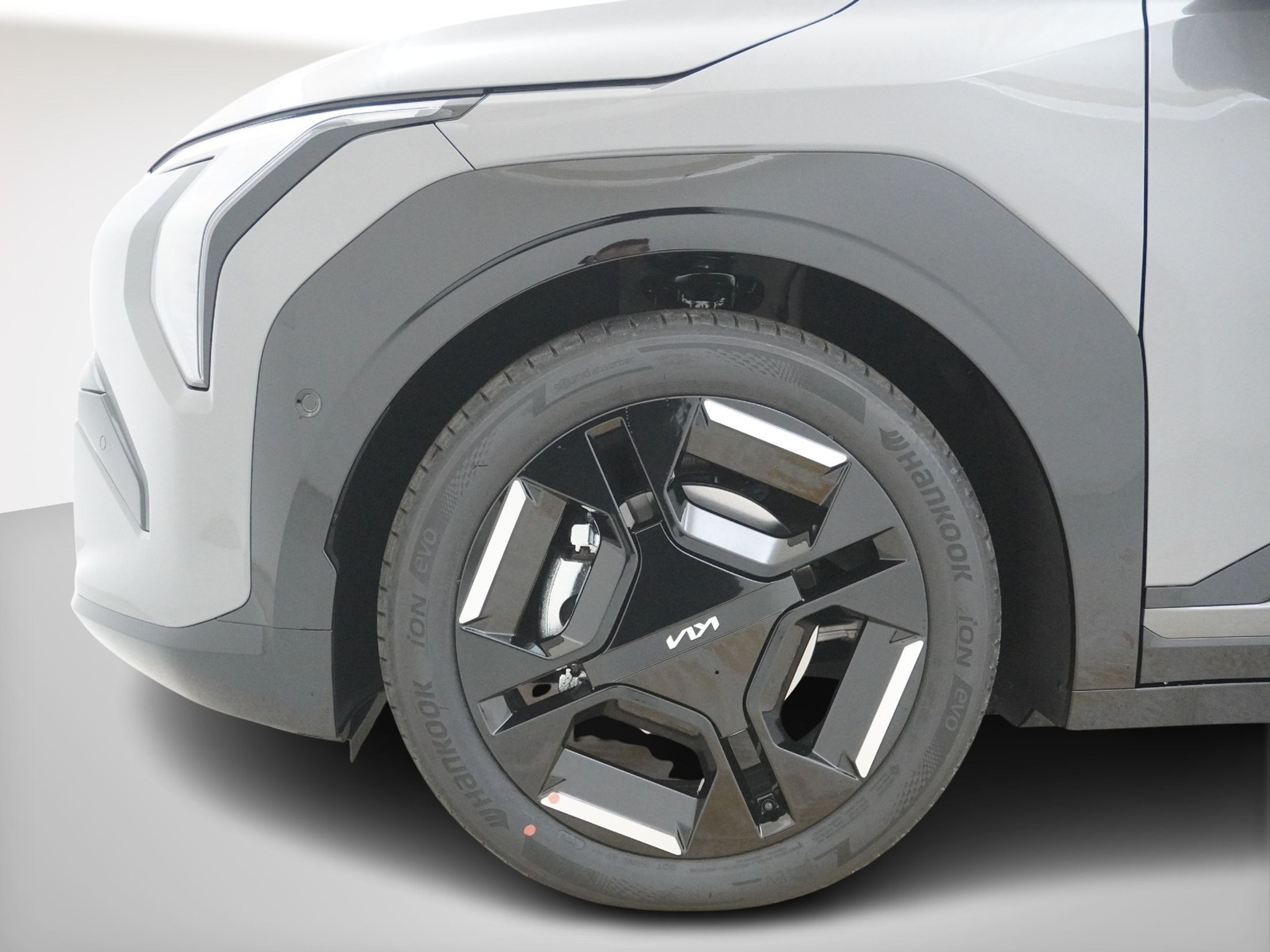 listing desktop thumbnail image 8