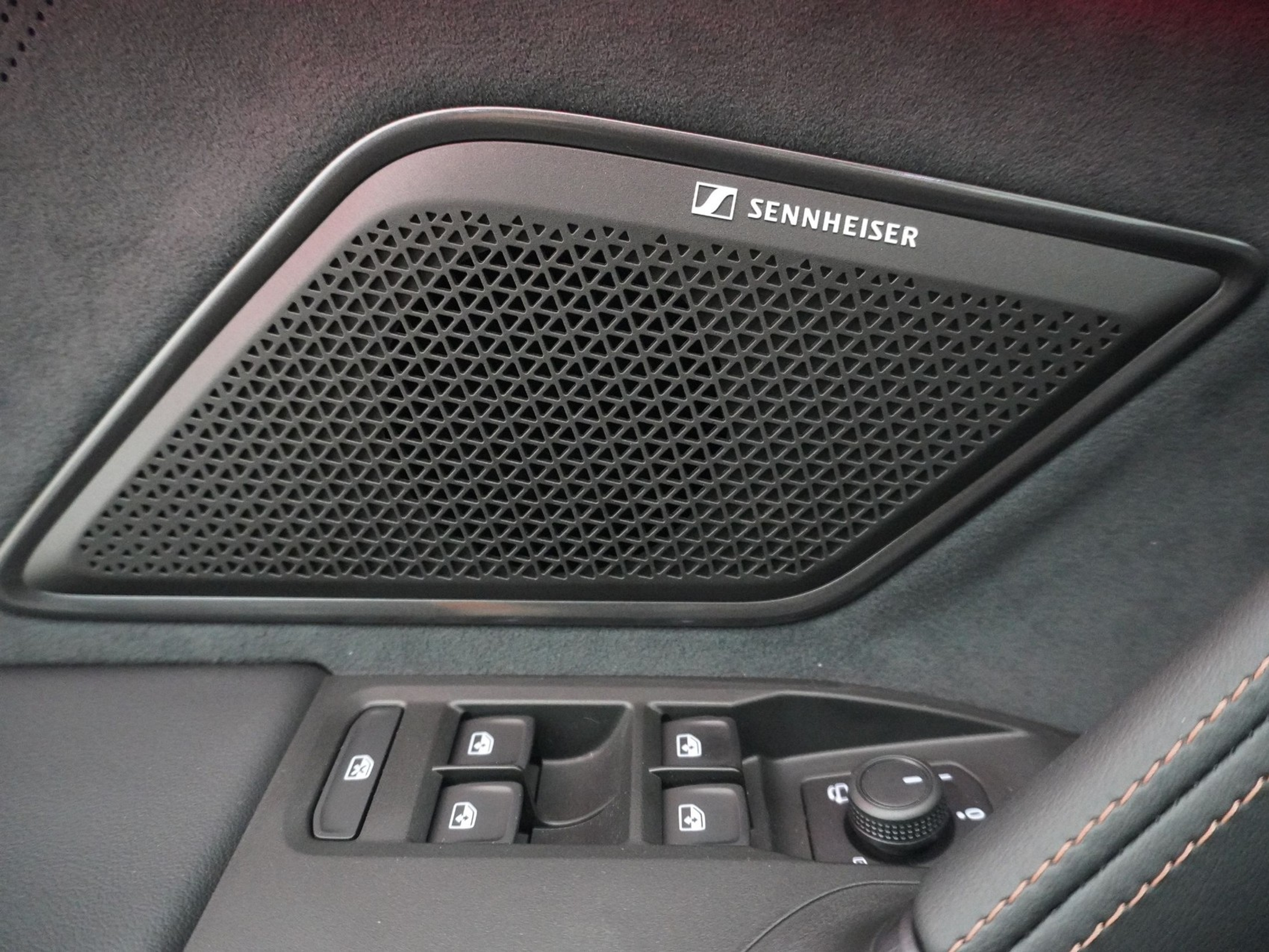 listing desktop thumbnail image 15