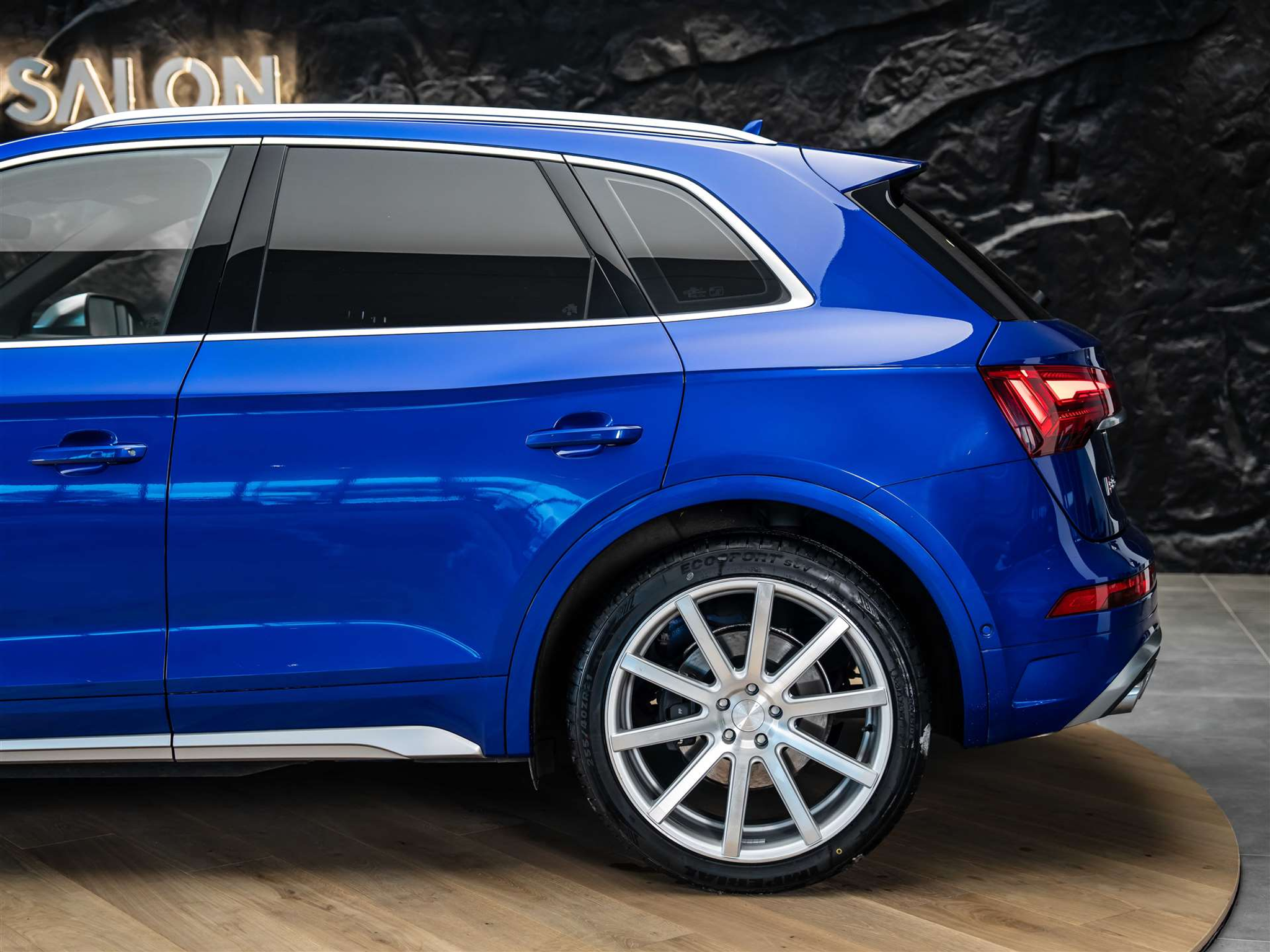 listing desktop thumbnail image 17