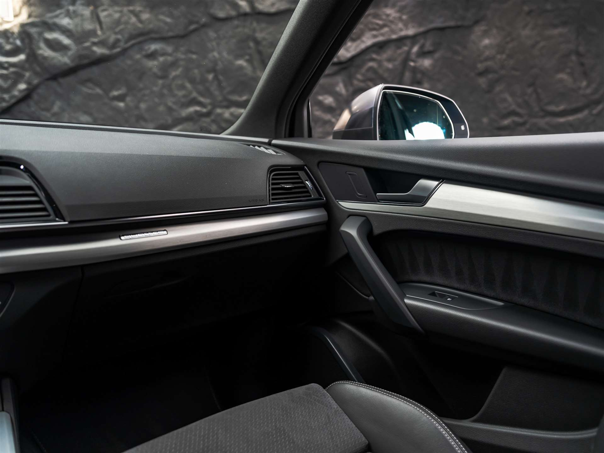 listing desktop thumbnail image 31