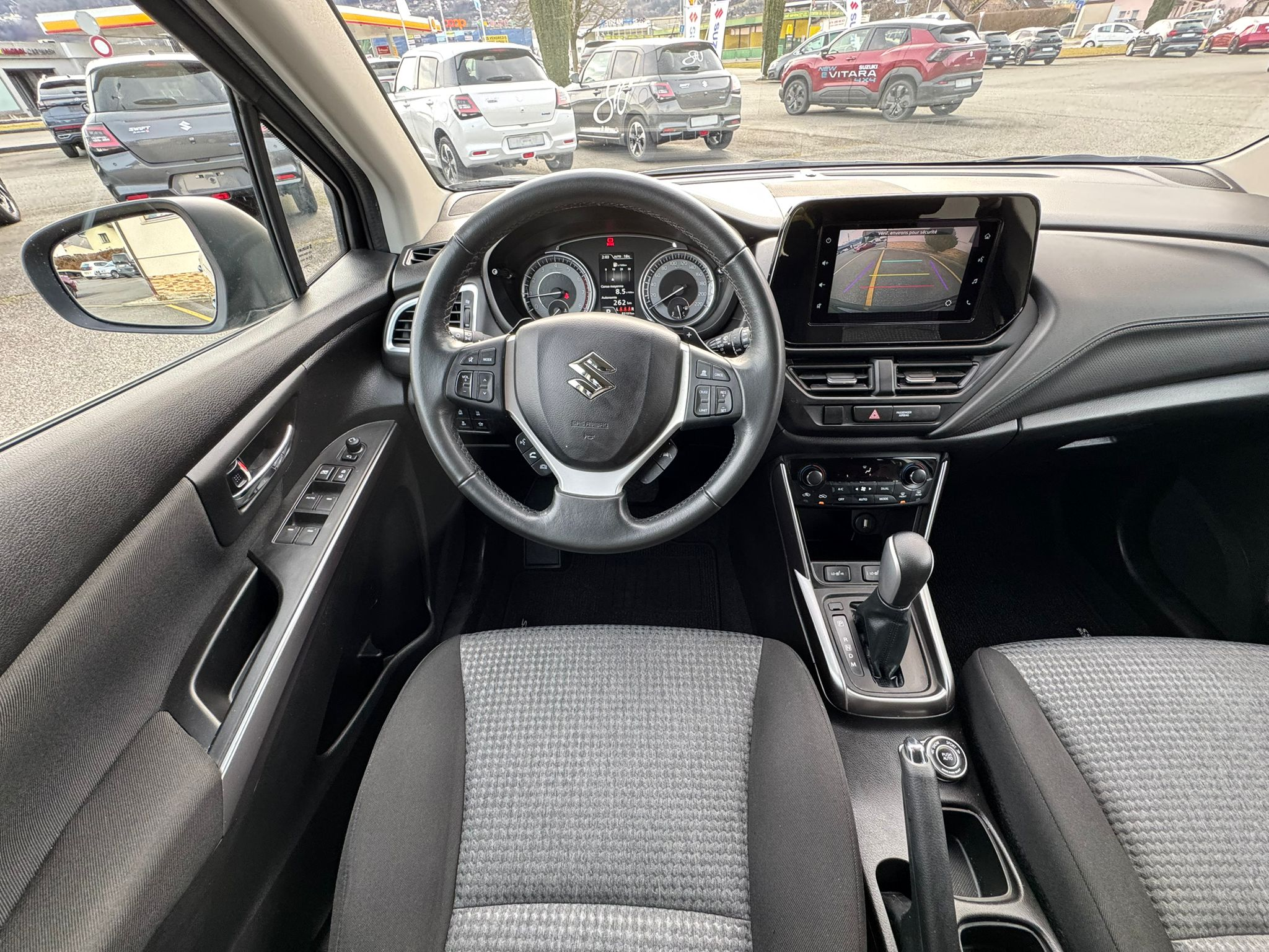 listing desktop thumbnail image 9