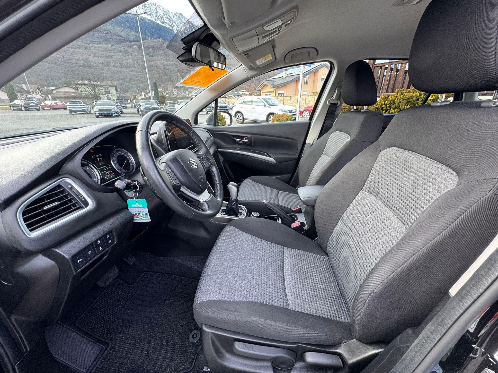 listing desktop thumbnail image 10