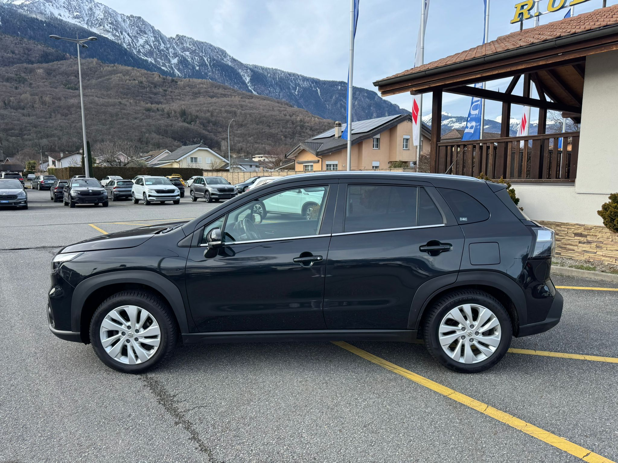 listing desktop thumbnail image 1