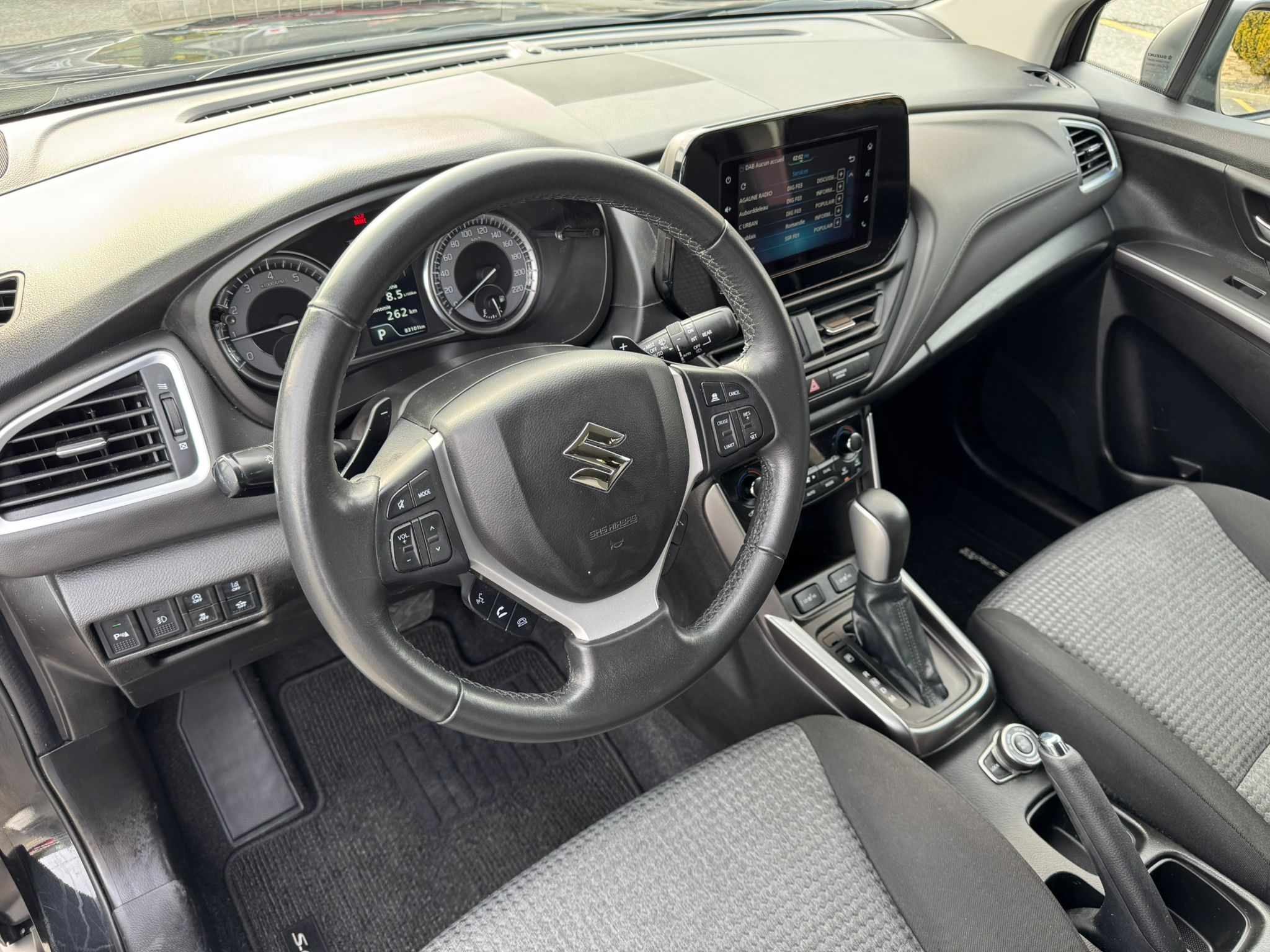 listing desktop thumbnail image 8