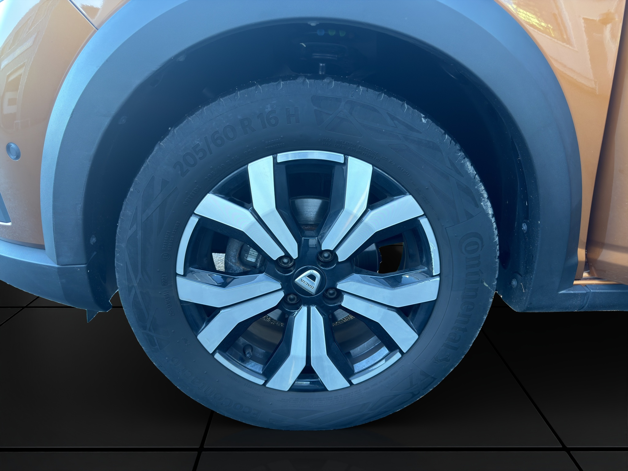 listing desktop thumbnail image 24