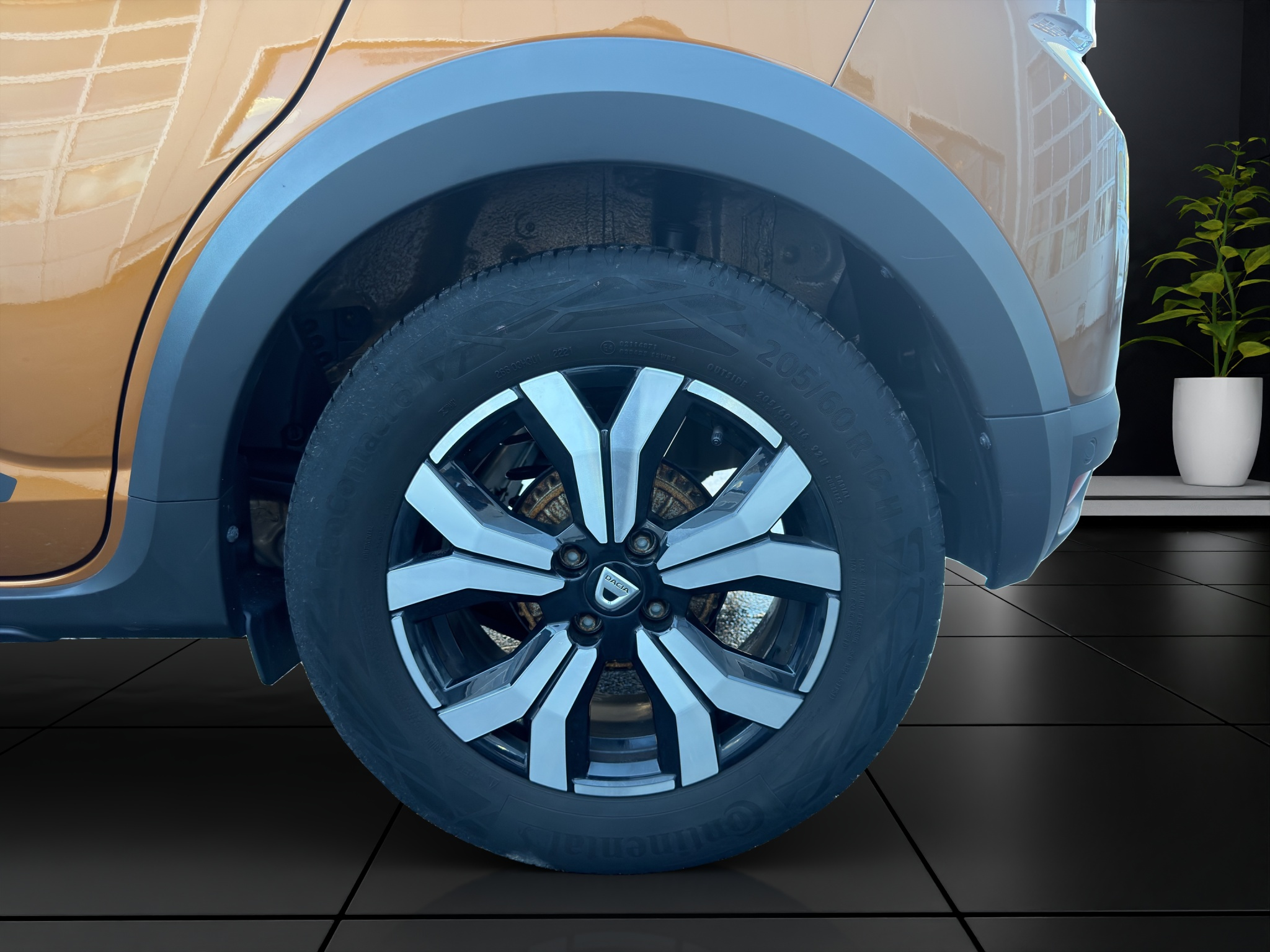 listing desktop thumbnail image 25