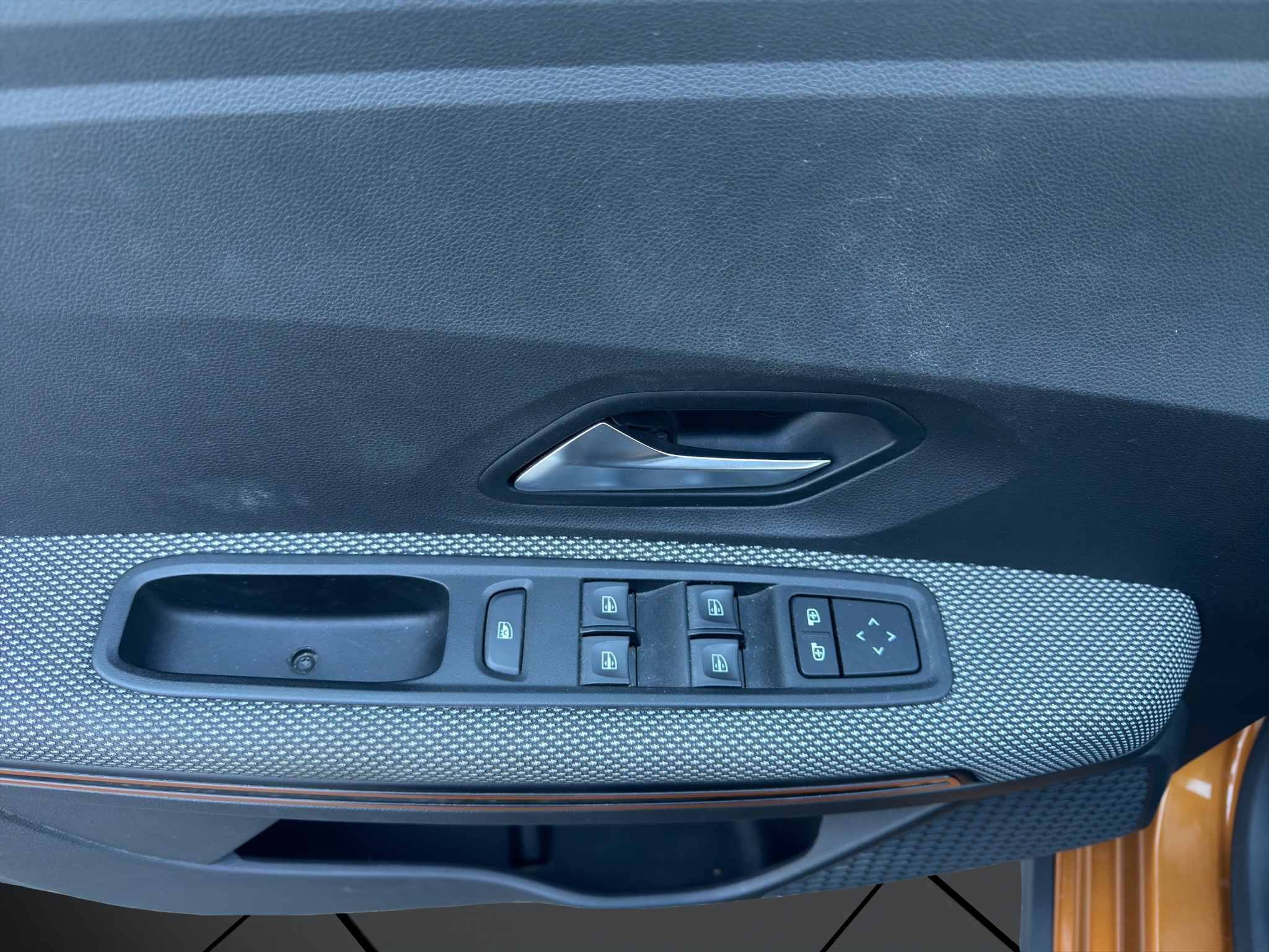 listing desktop thumbnail image 21