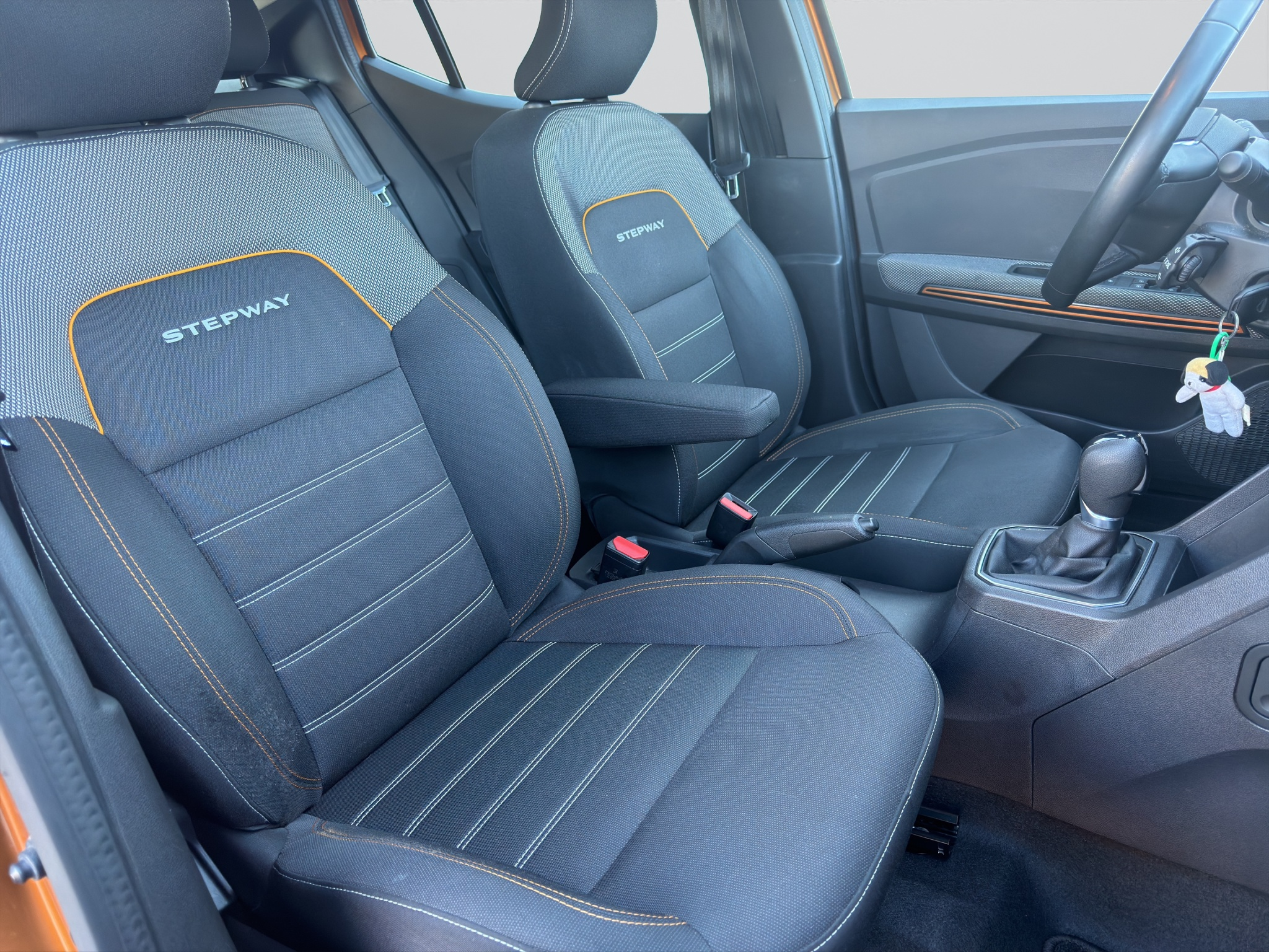 listing desktop thumbnail image 15