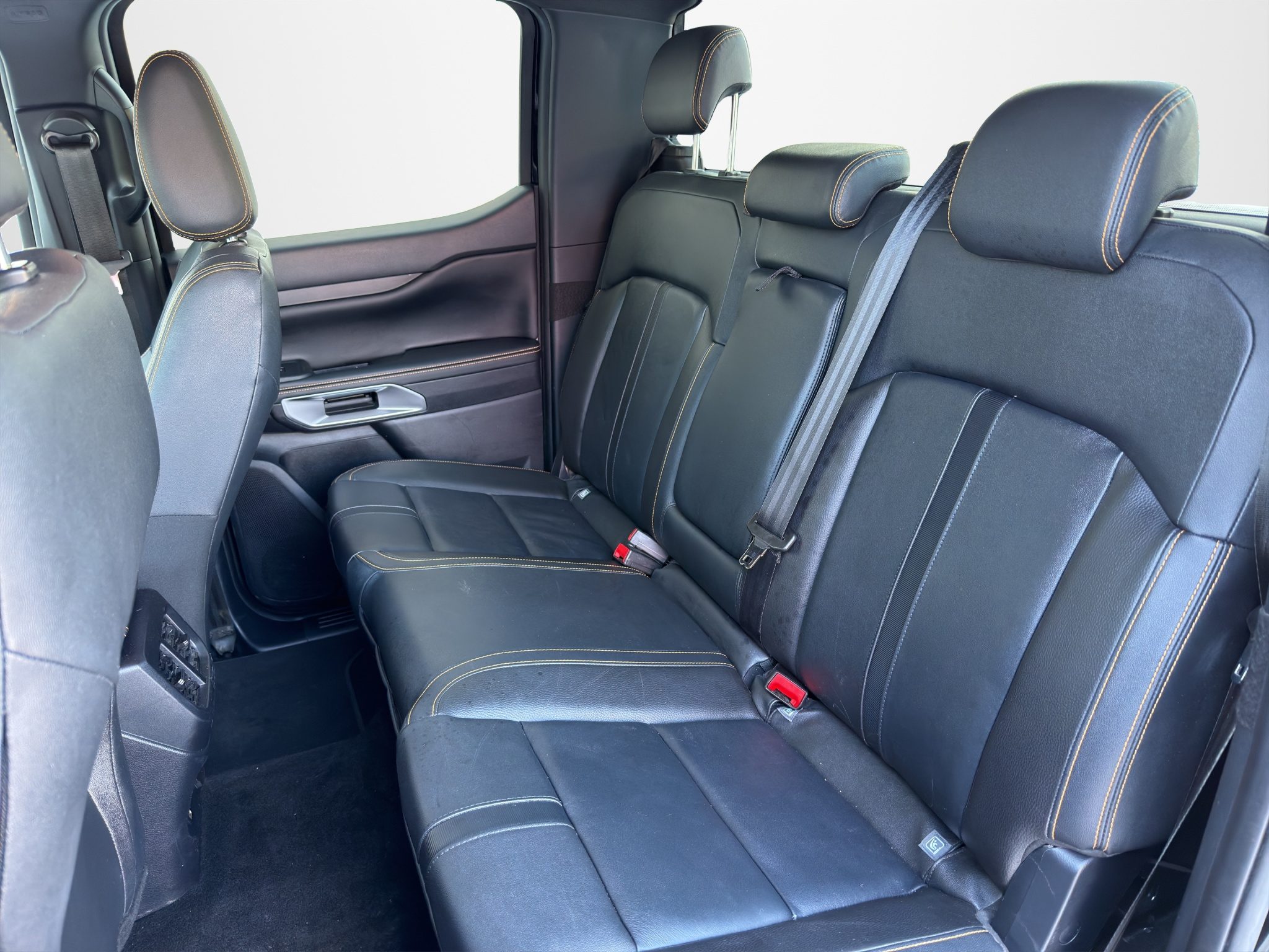 listing desktop thumbnail image 8