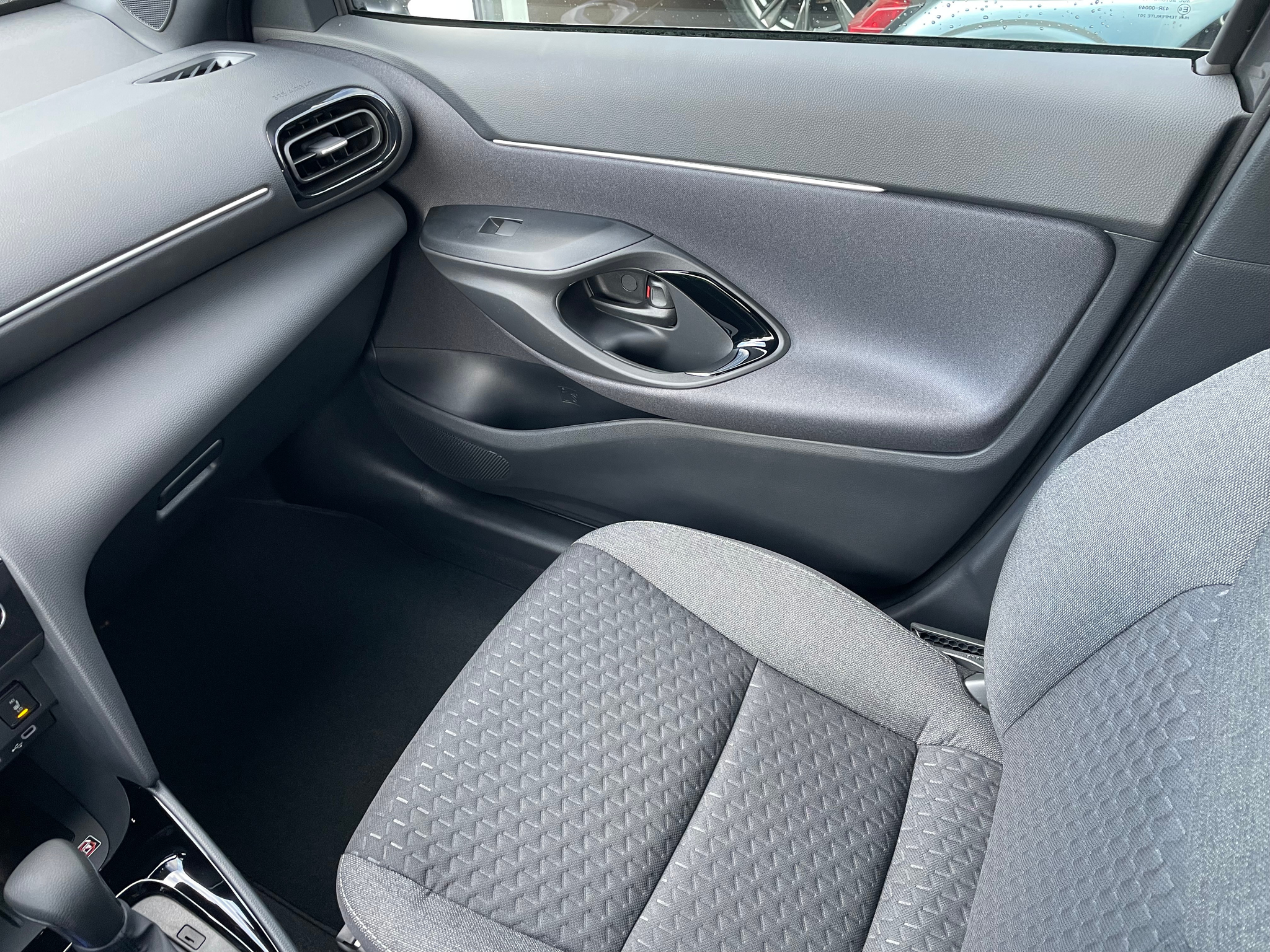 listing desktop thumbnail image 11