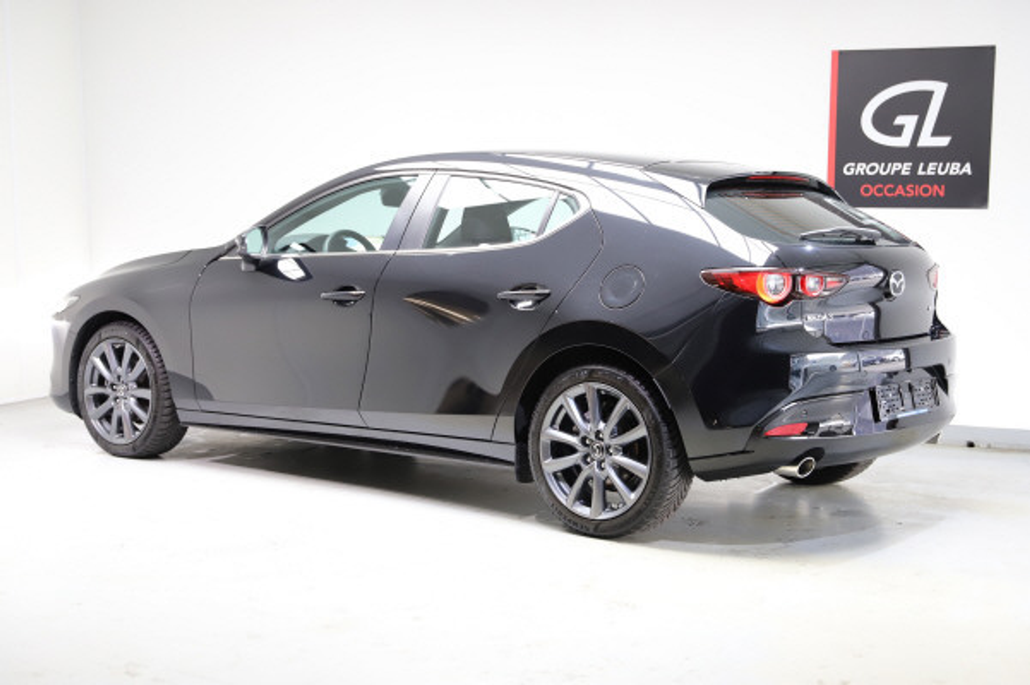 listing desktop thumbnail image 2