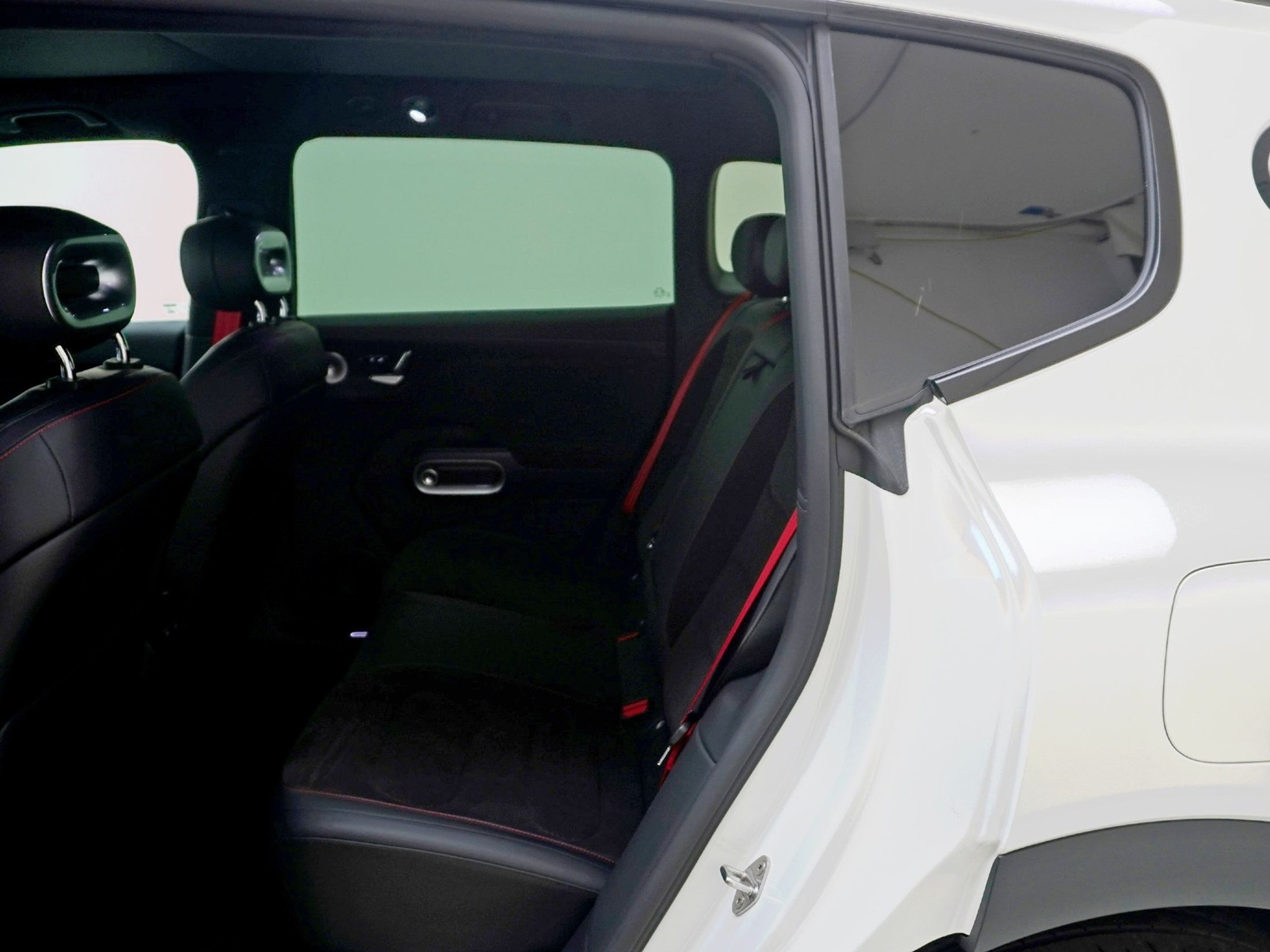 listing desktop thumbnail image 14