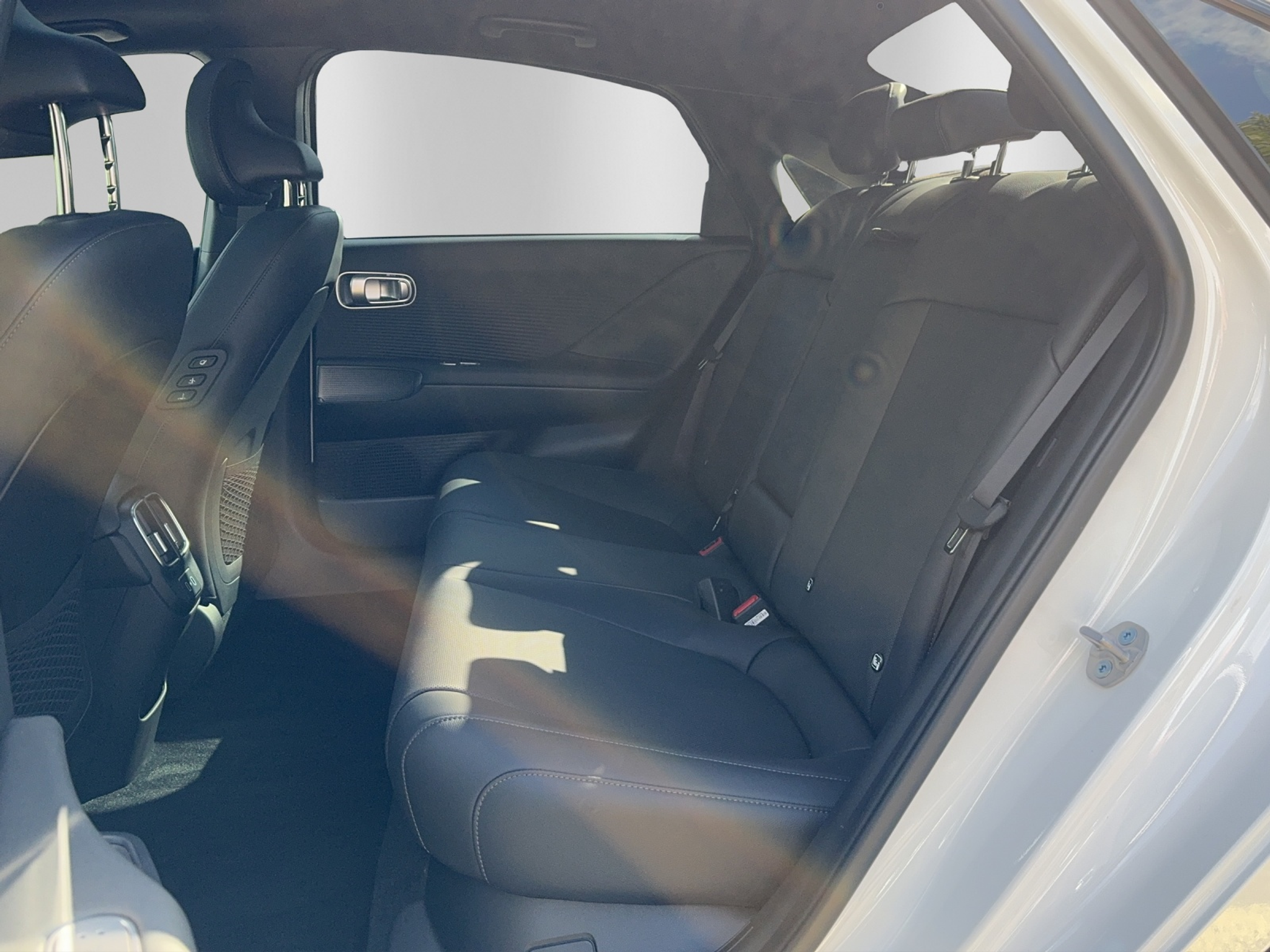 listing desktop thumbnail image 9