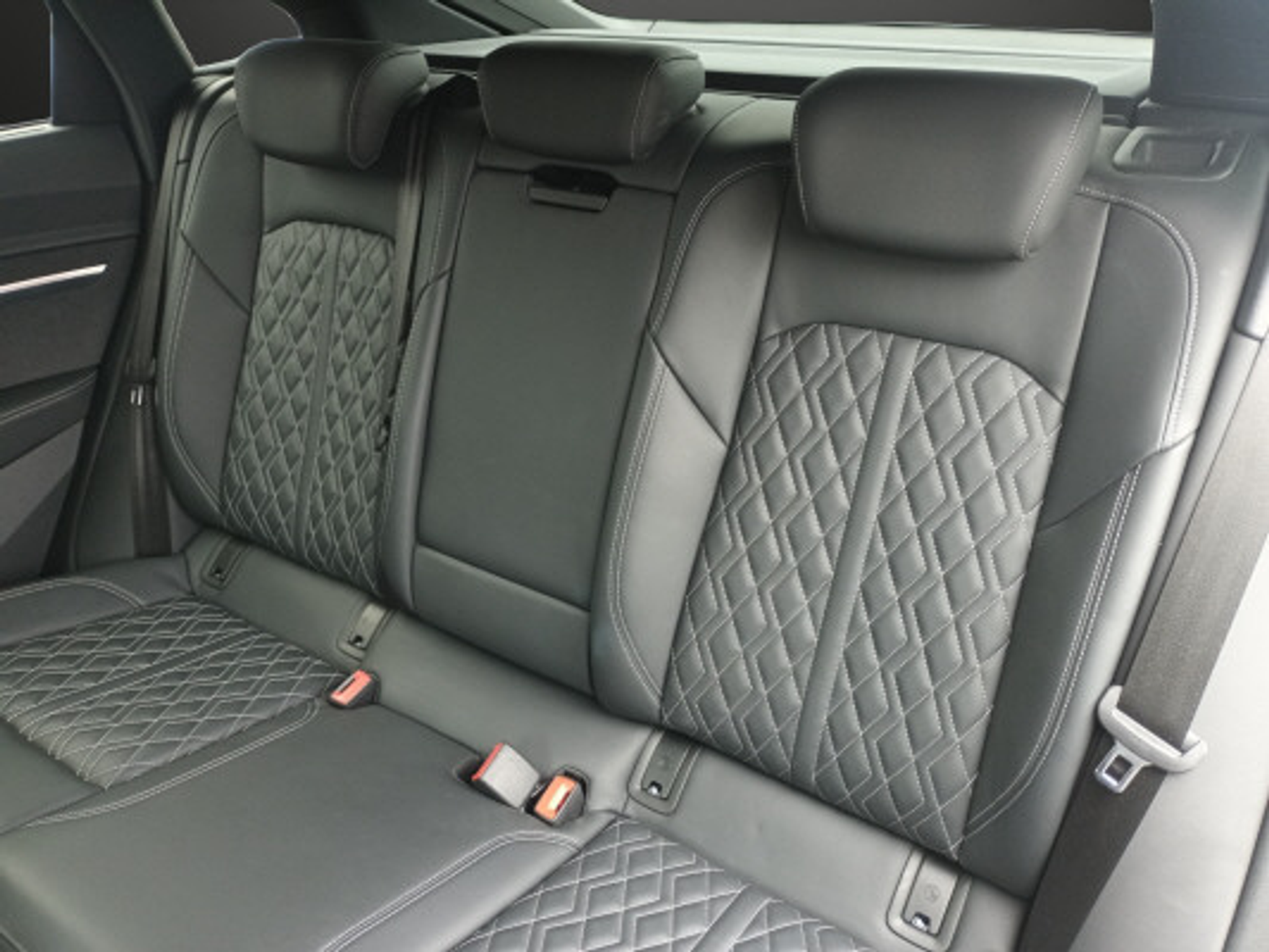 listing desktop thumbnail image 9