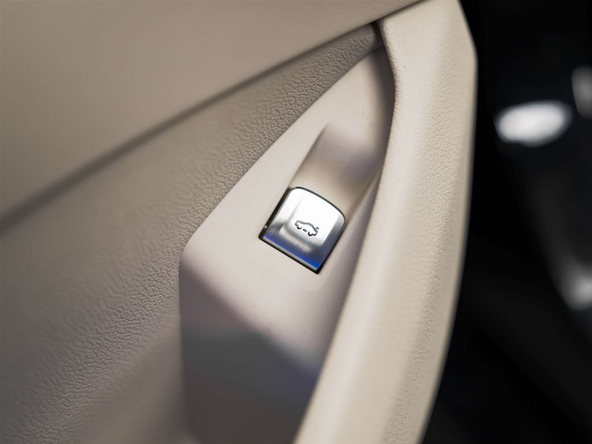 listing desktop thumbnail image 25