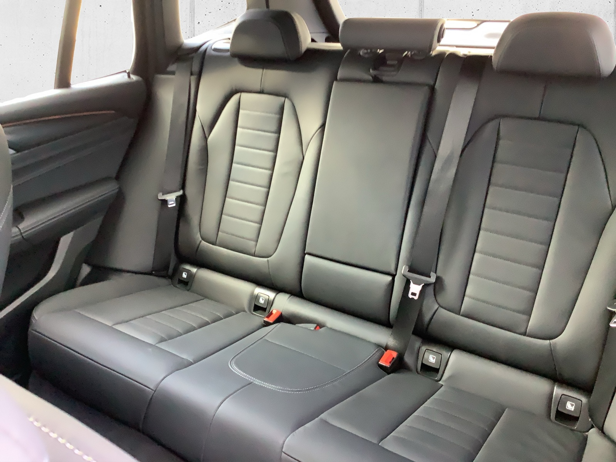 listing desktop thumbnail image 18