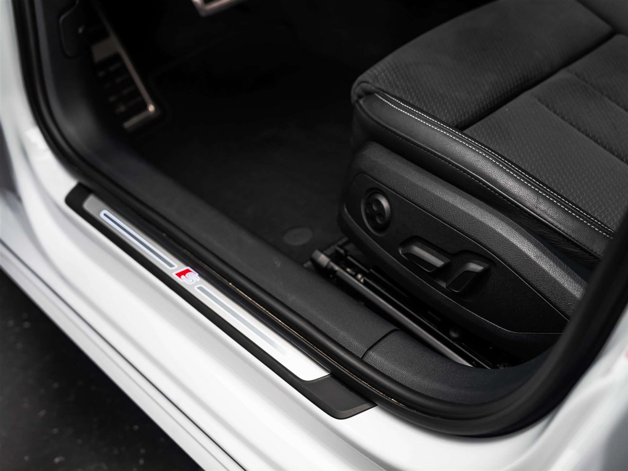 listing desktop thumbnail image 21