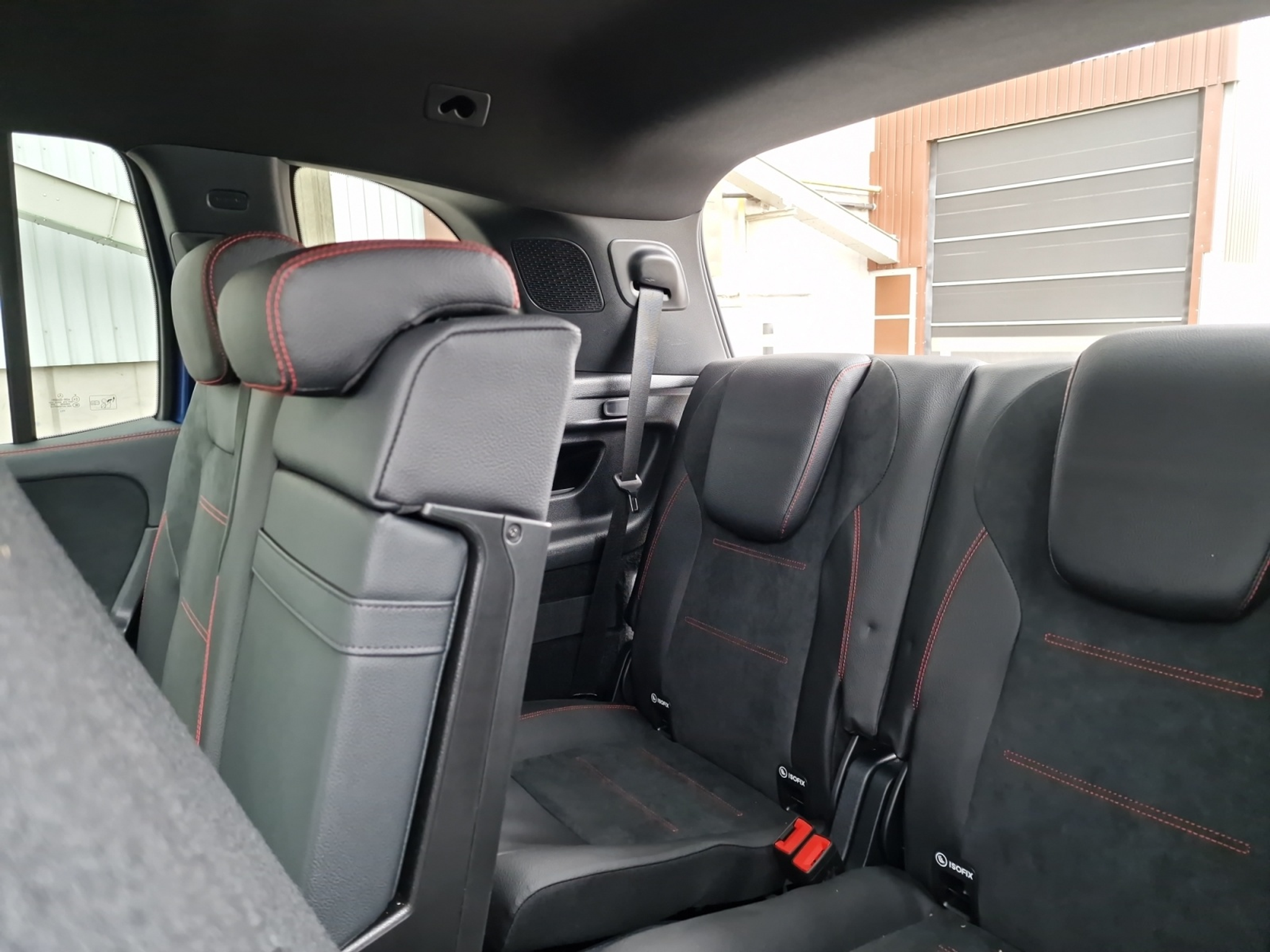 listing desktop thumbnail image 23