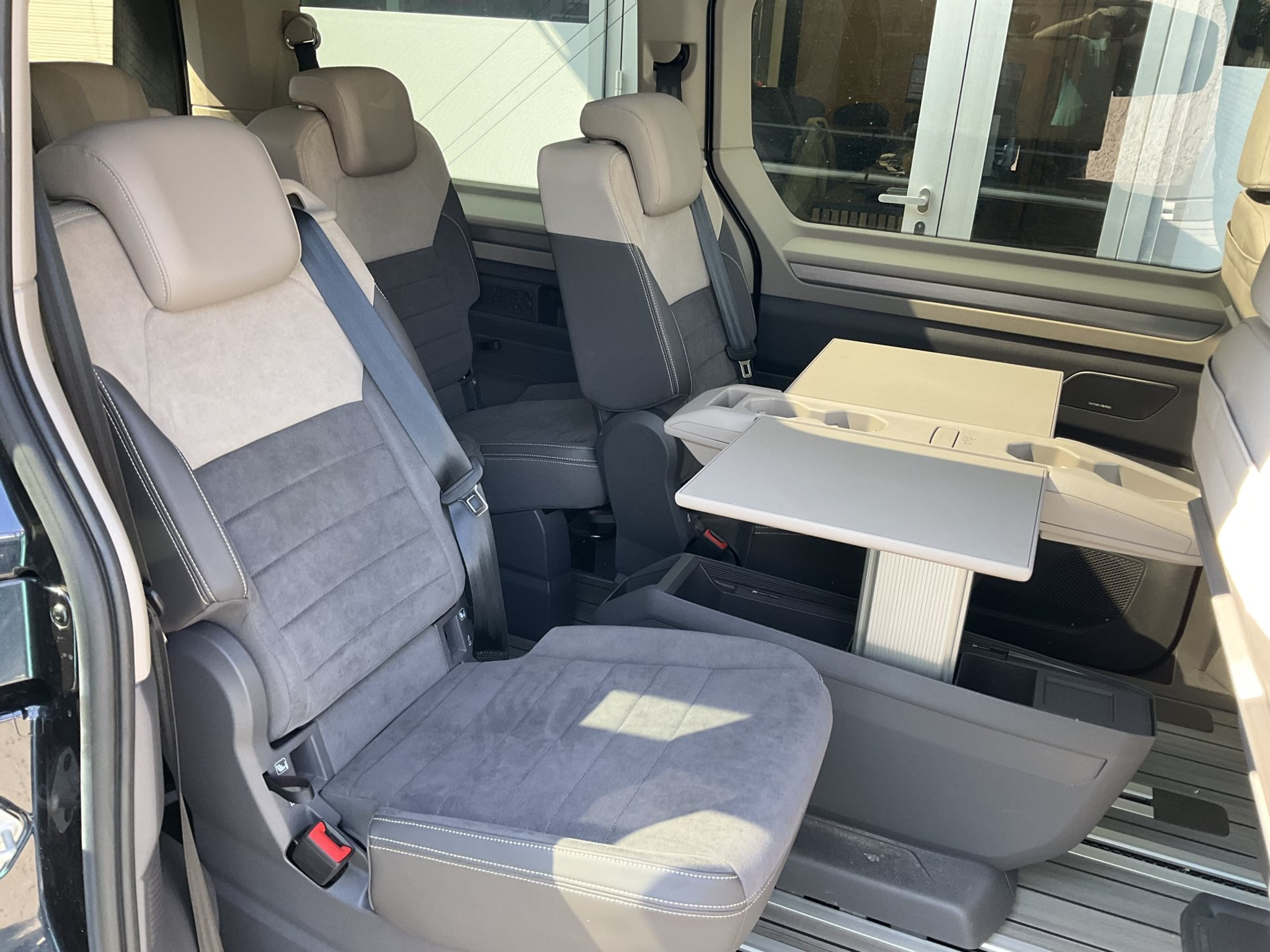 listing desktop thumbnail image 26