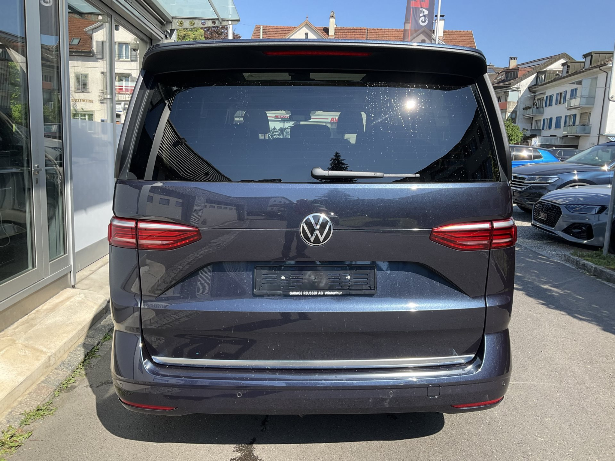 listing desktop thumbnail image 4