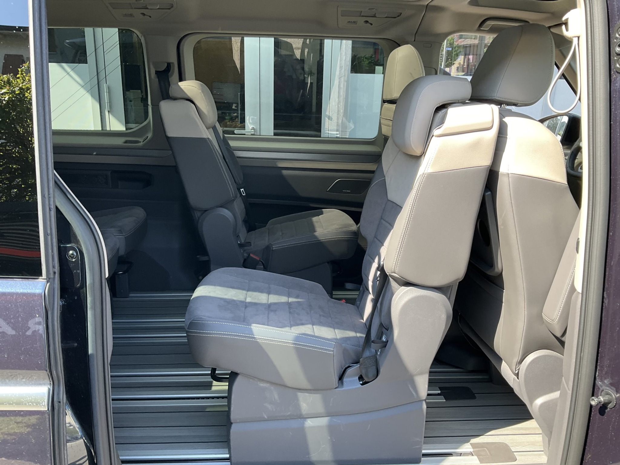 listing desktop thumbnail image 27