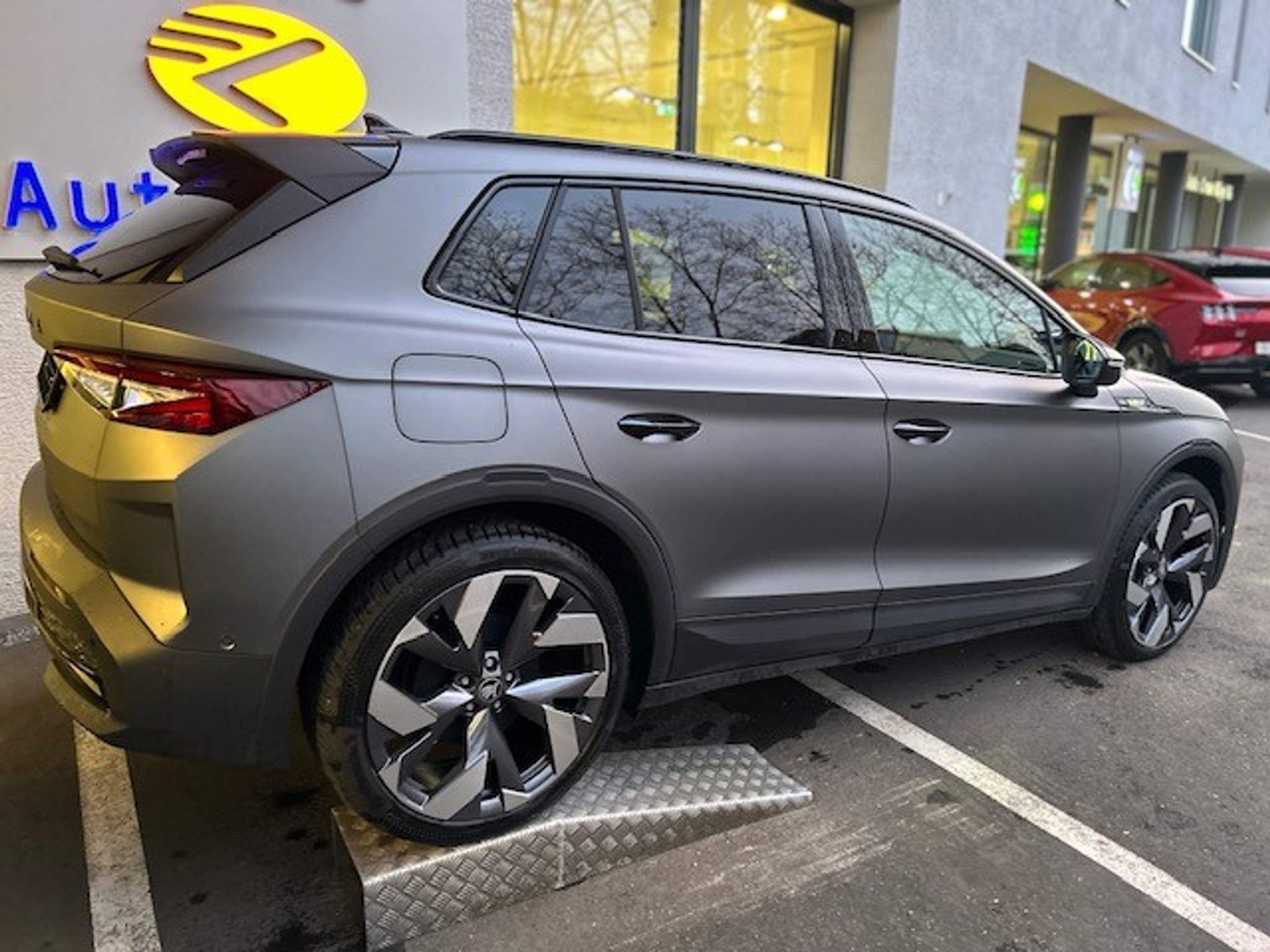 listing desktop thumbnail image 10