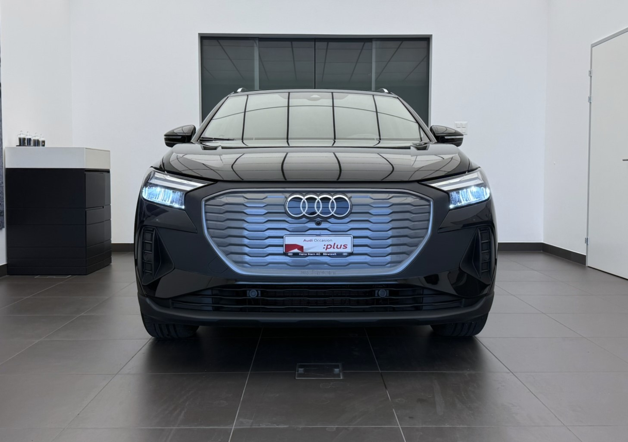 listing desktop thumbnail image 1