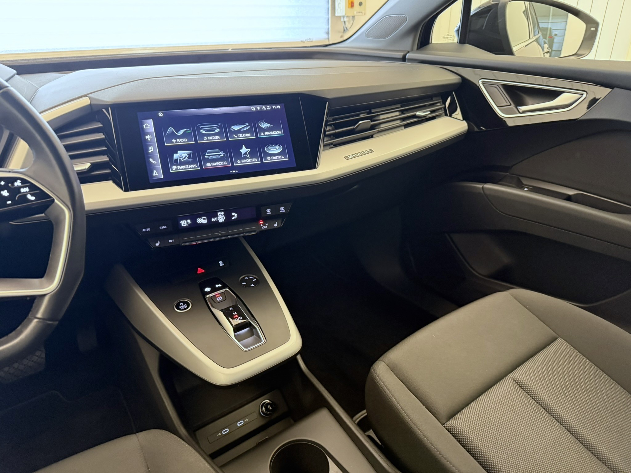 listing desktop thumbnail image 15