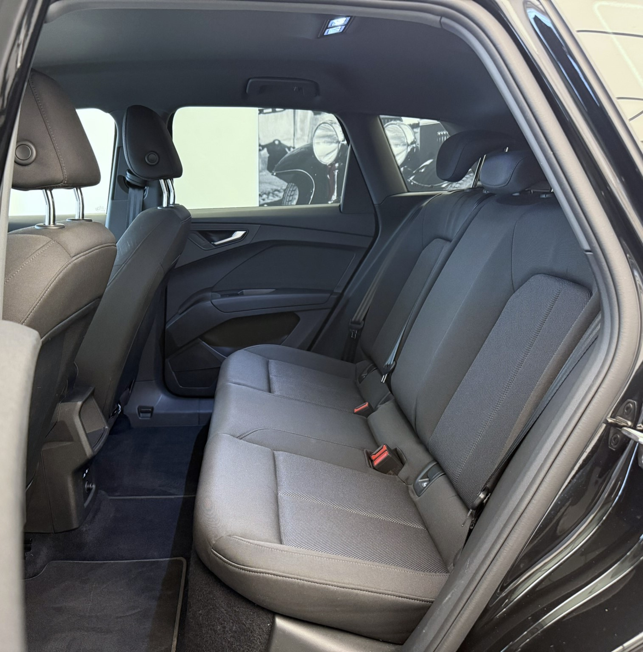 listing desktop thumbnail image 17