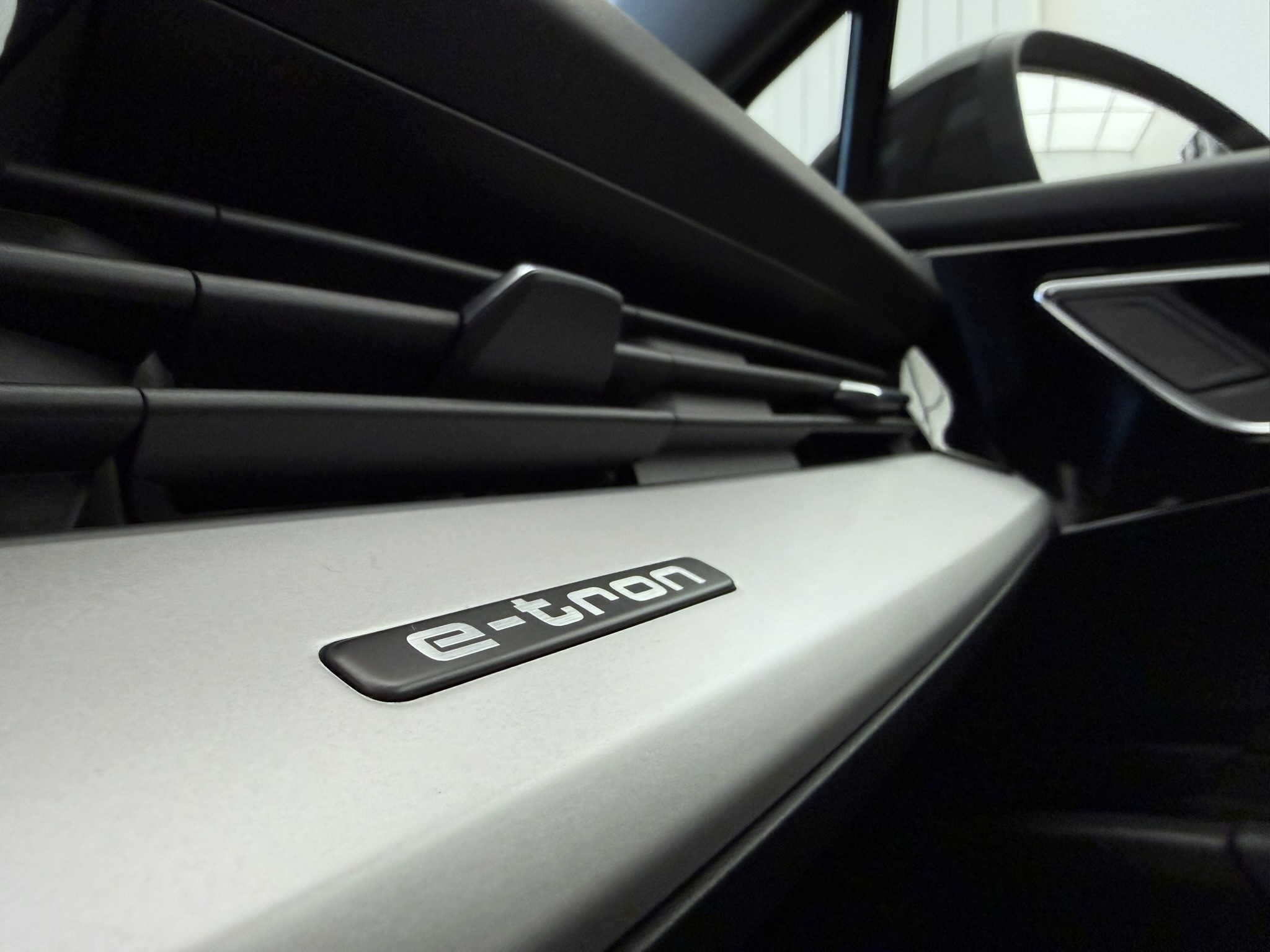 listing desktop thumbnail image 16