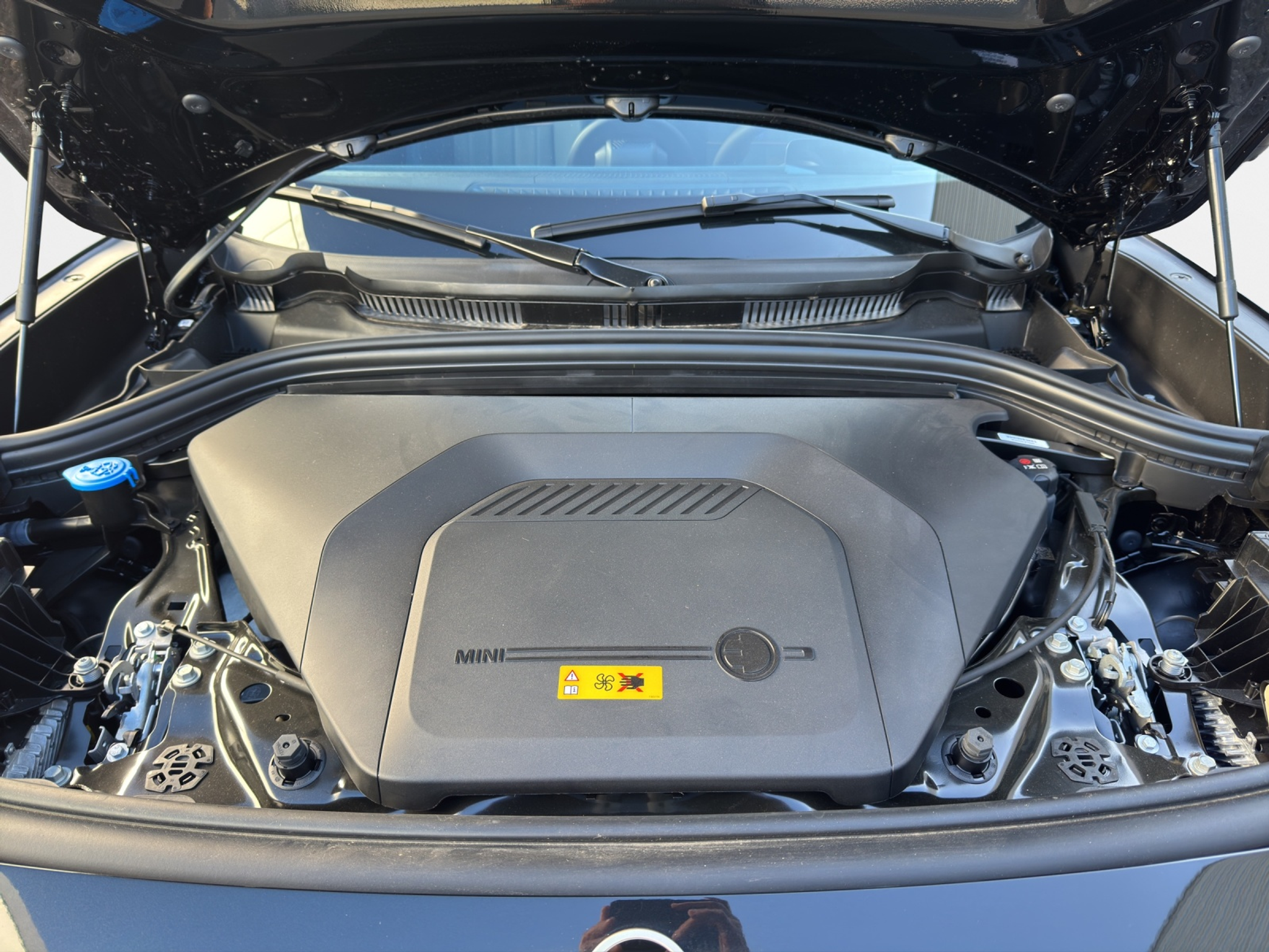 listing desktop thumbnail image 9