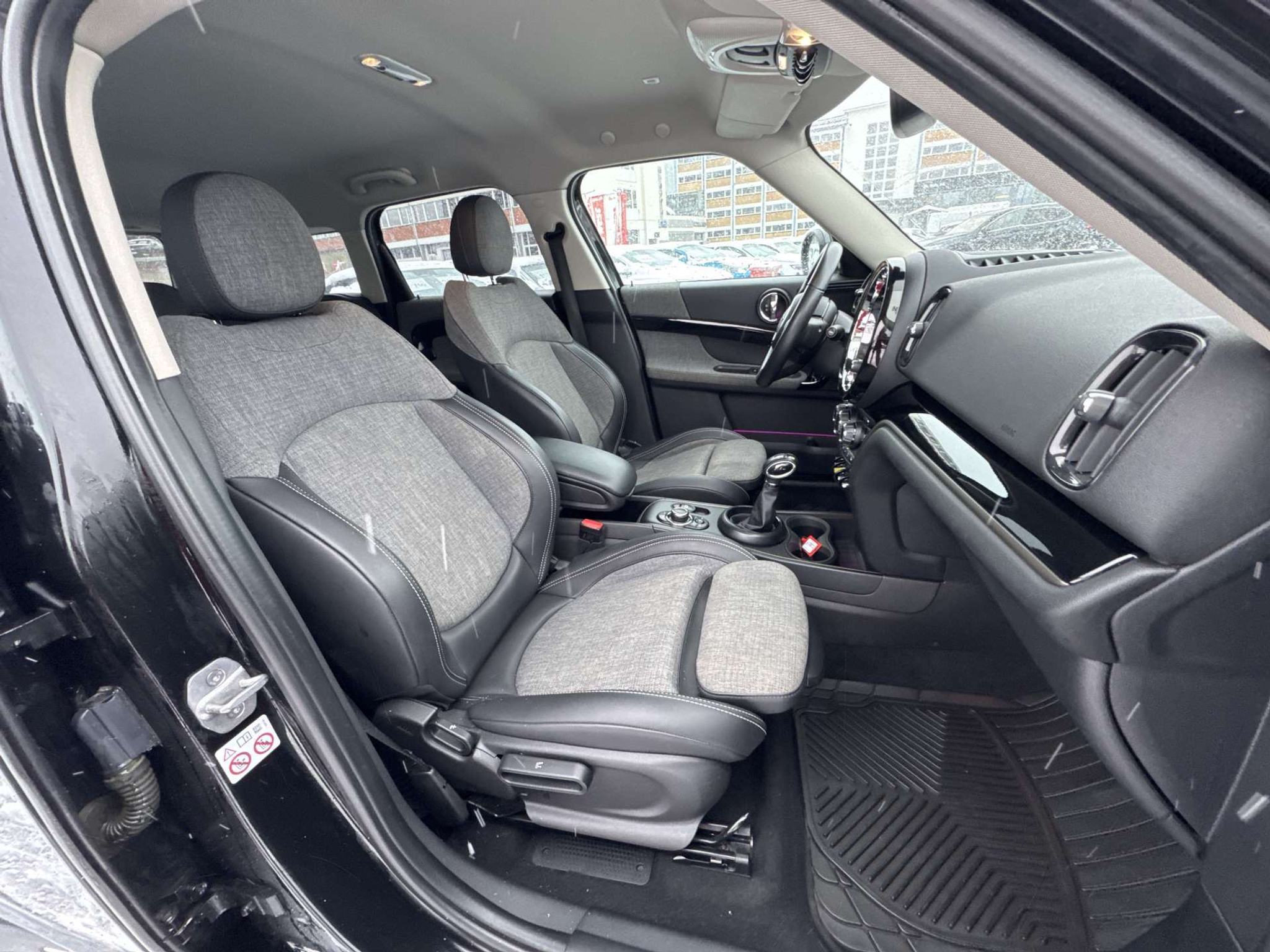 listing desktop thumbnail image 12