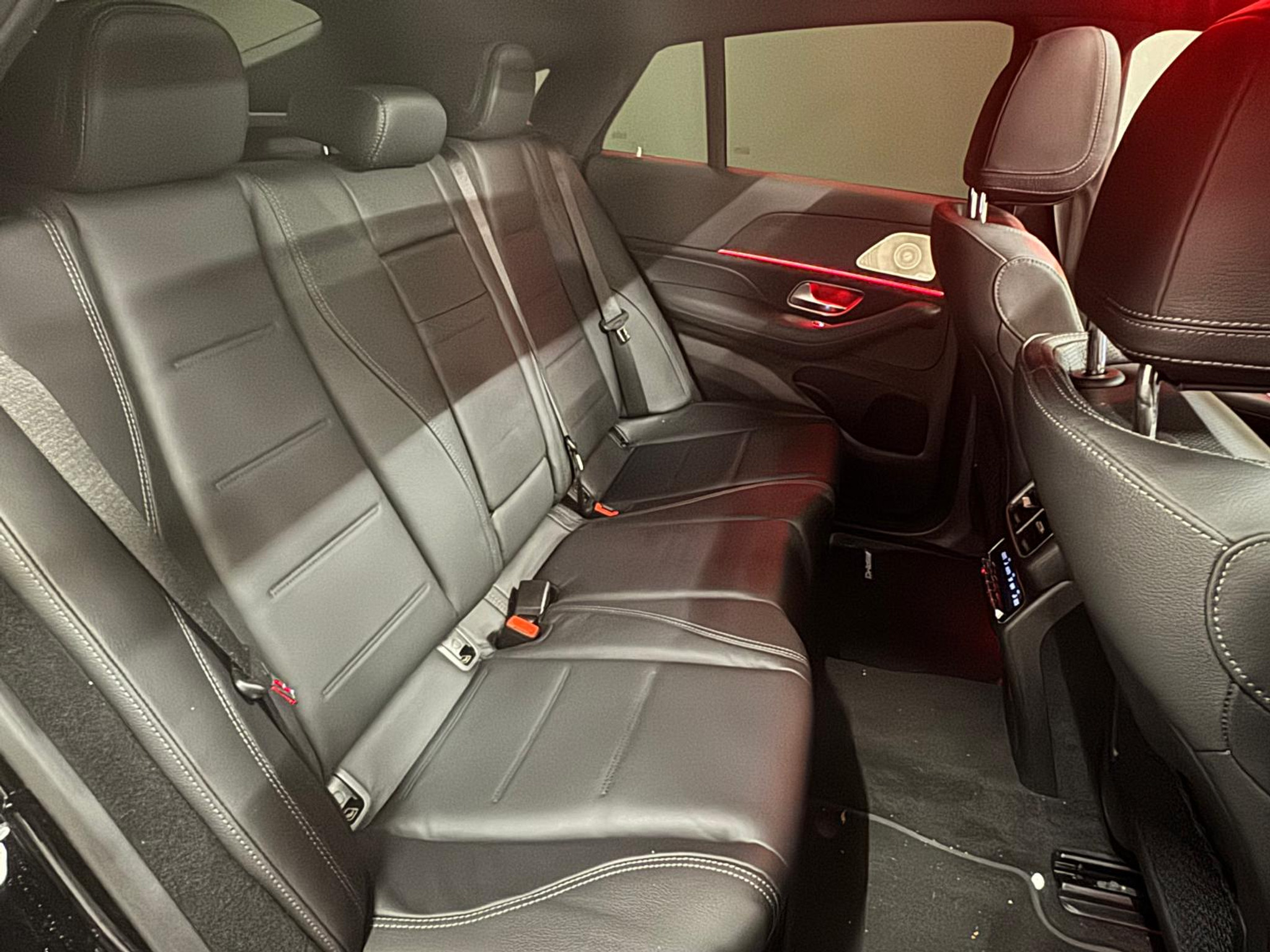 listing desktop thumbnail image 16