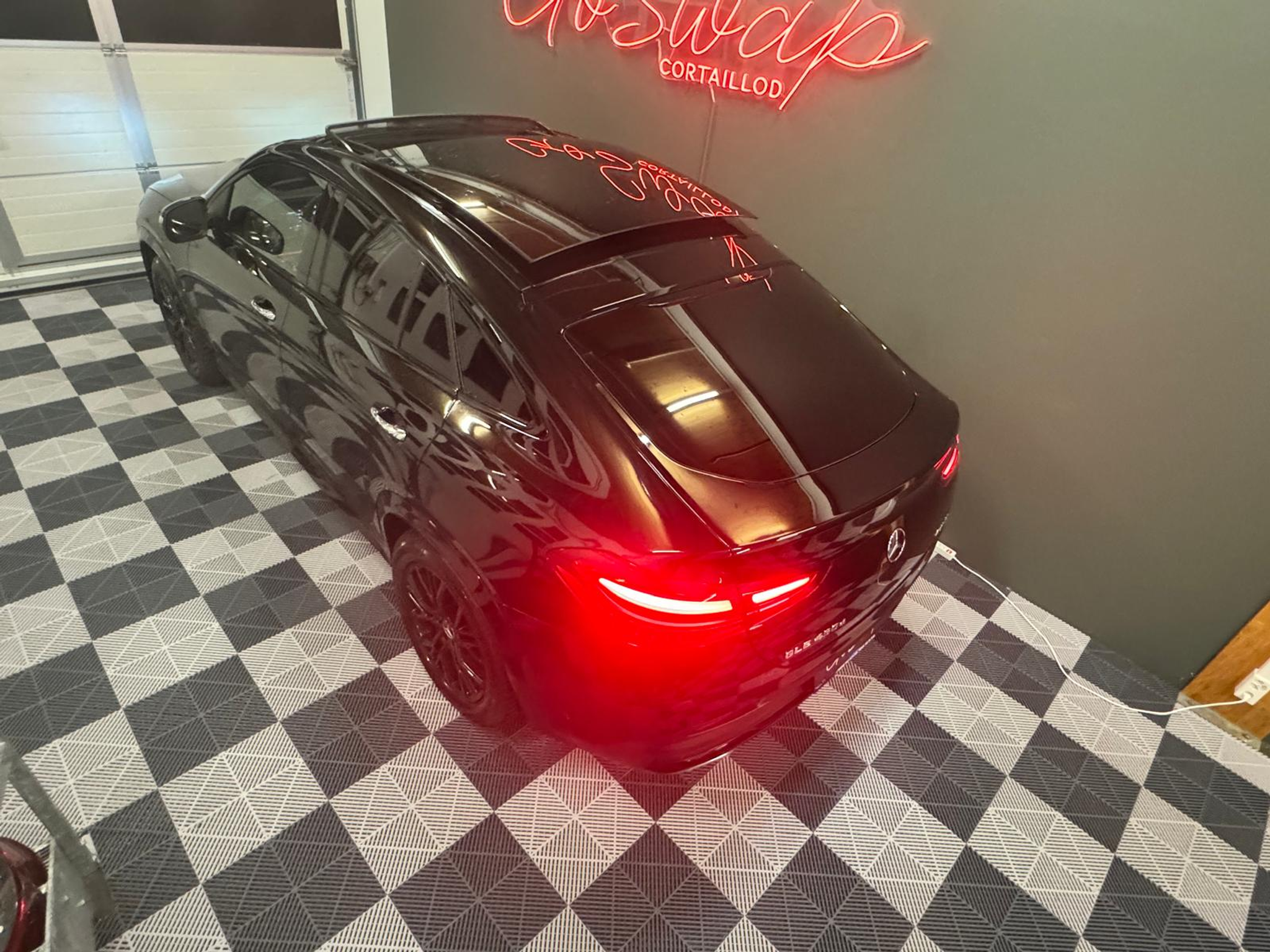 listing desktop thumbnail image 2